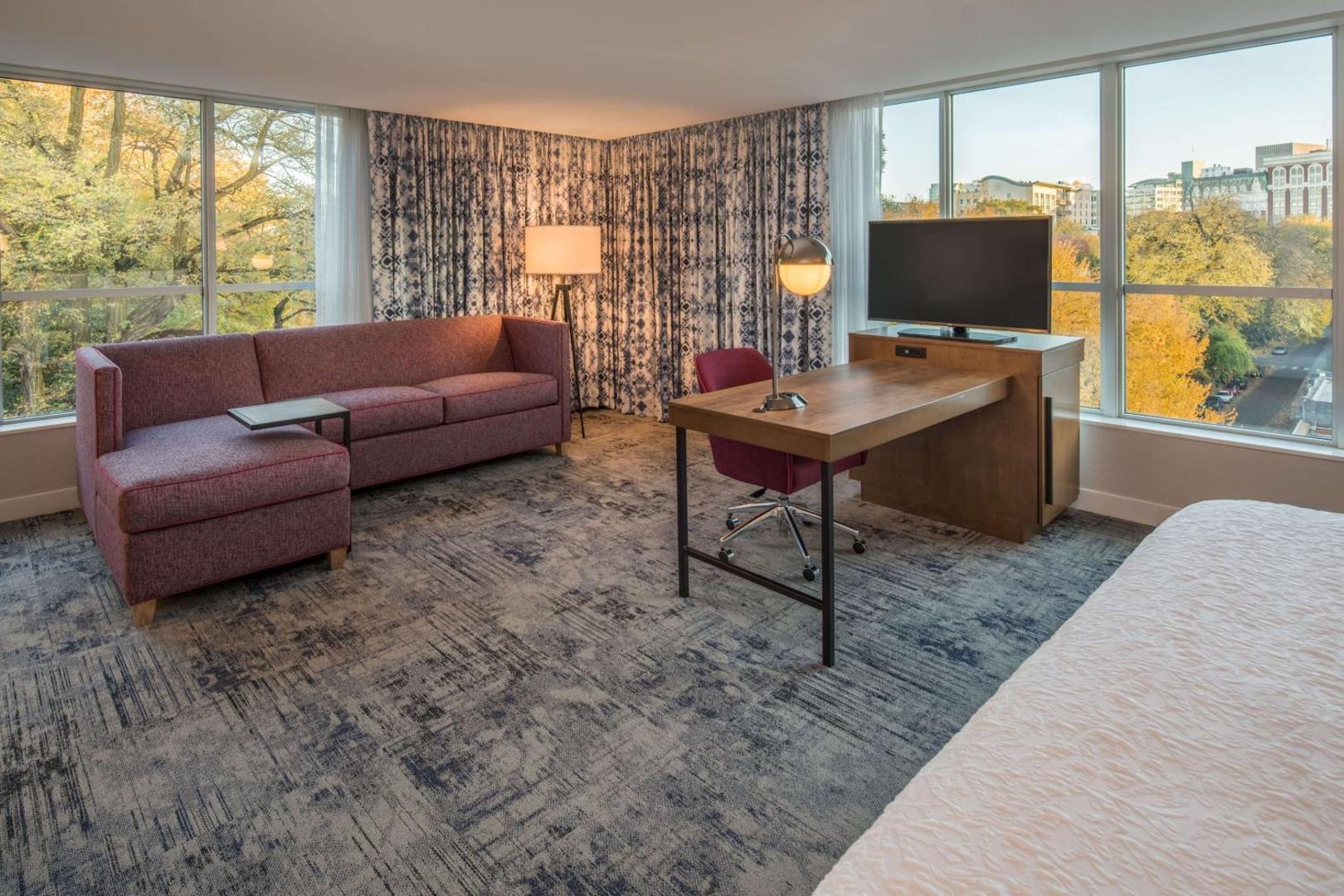 Hampton Inn & Suites by Hilton Portland-Pearl District Hampton Inn & Suites by Hilton Portland-Pearl District
