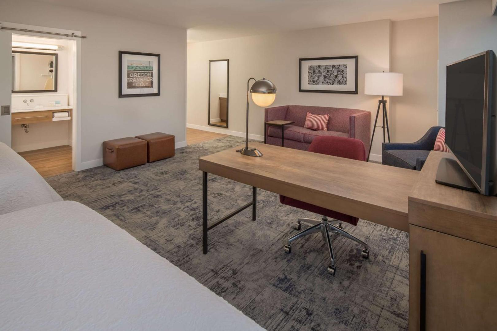 Hampton Inn & Suites by Hilton Portland-Pearl District Hampton Inn & Suites by Hilton Portland-Pearl District