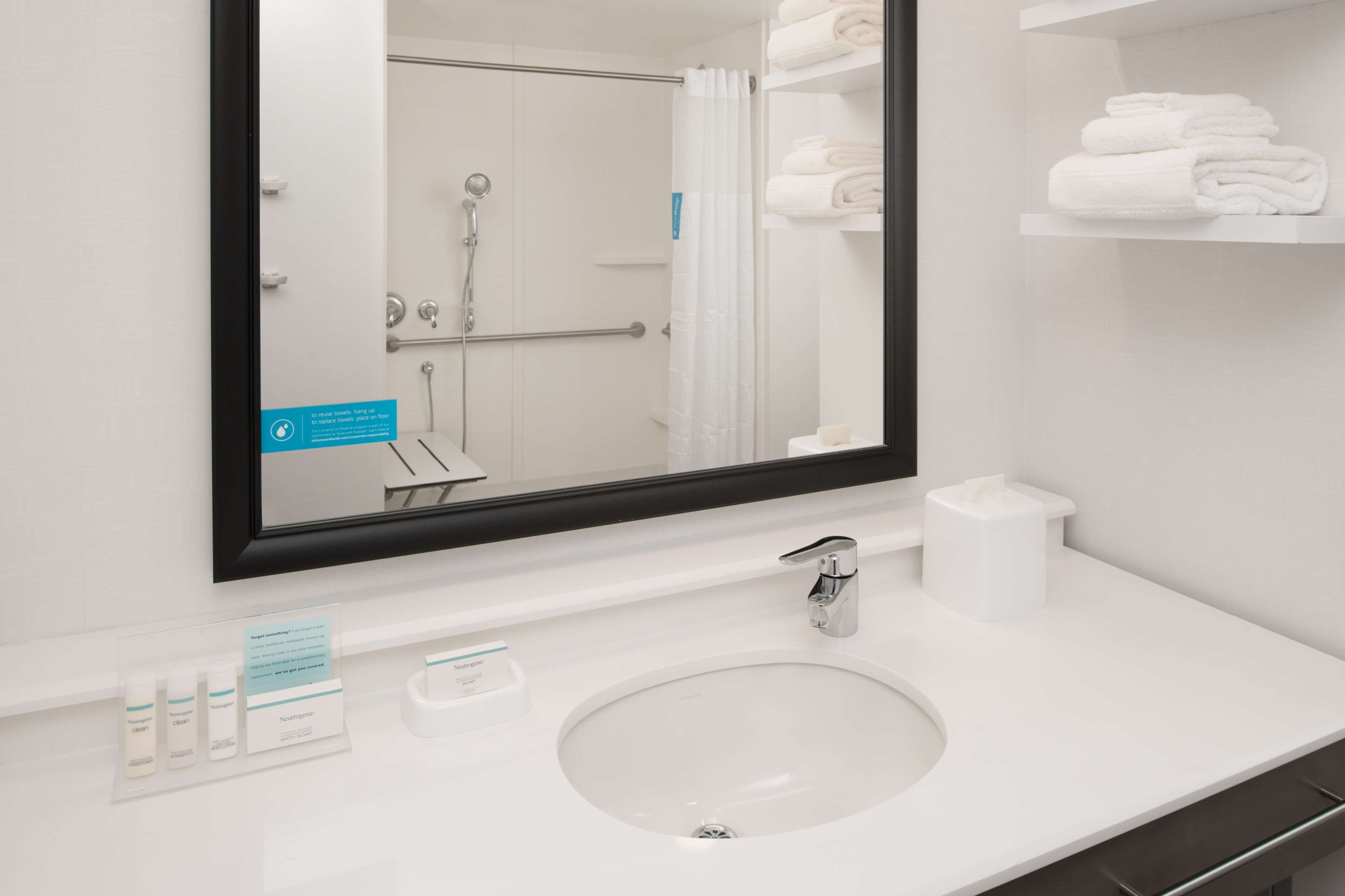 Hampton Inn & Suites by Hilton Portland-Pearl District Hampton Inn & Suites by Hilton Portland-Pearl District