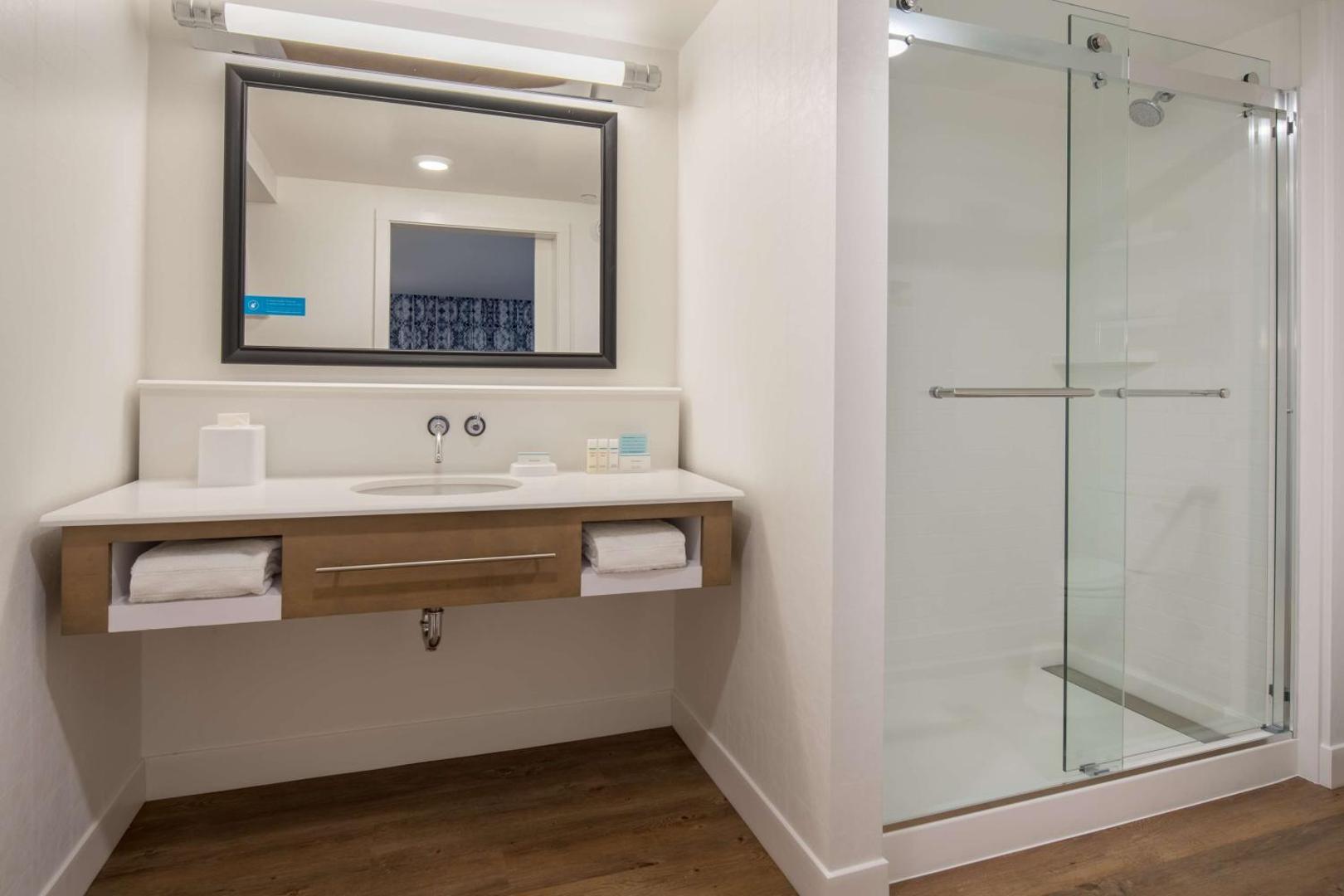 Hampton Inn & Suites by Hilton Portland-Pearl District Hampton Inn & Suites by Hilton Portland-Pearl District