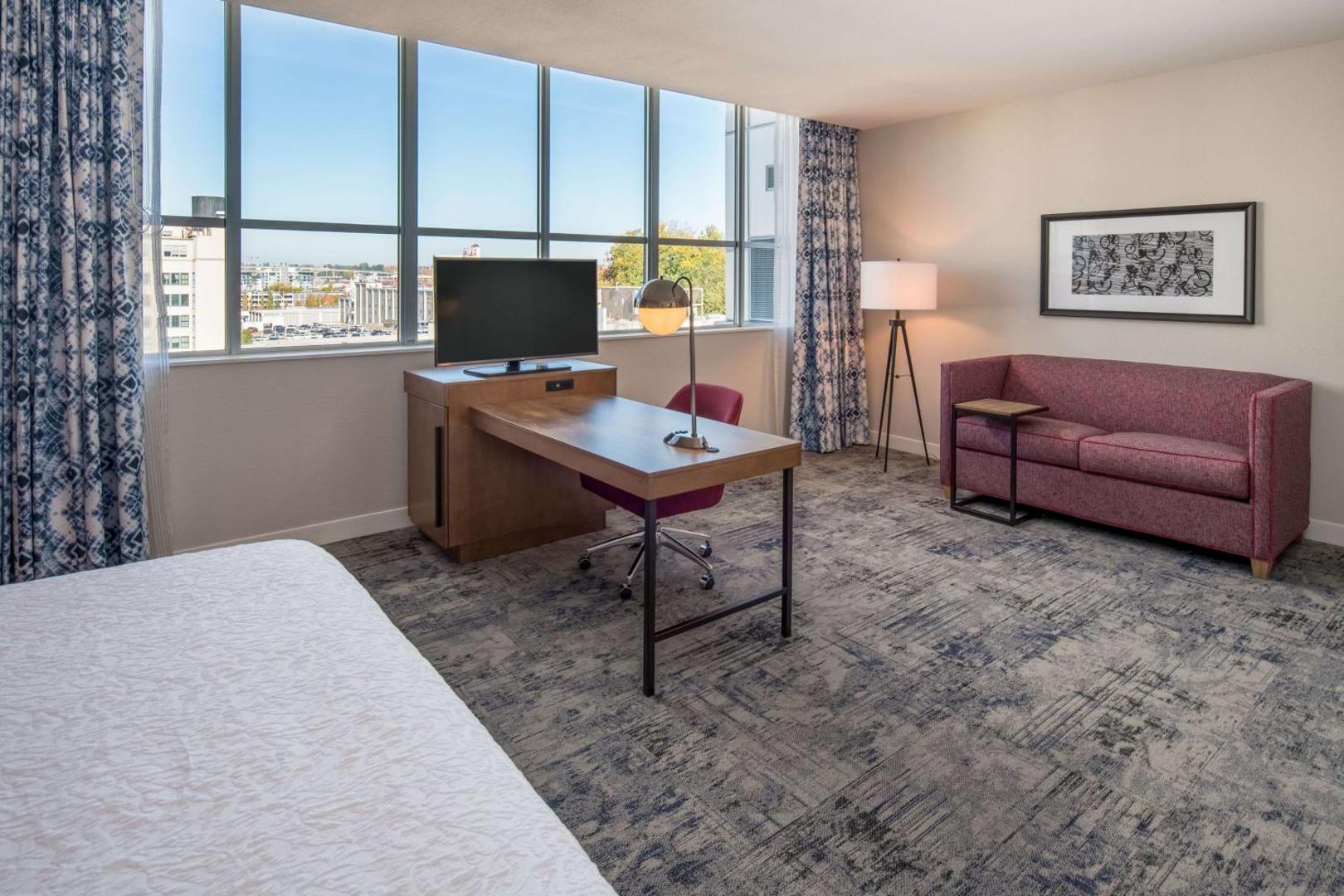 Hampton Inn & Suites by Hilton Portland-Pearl District Hampton Inn & Suites by Hilton Portland-Pearl District