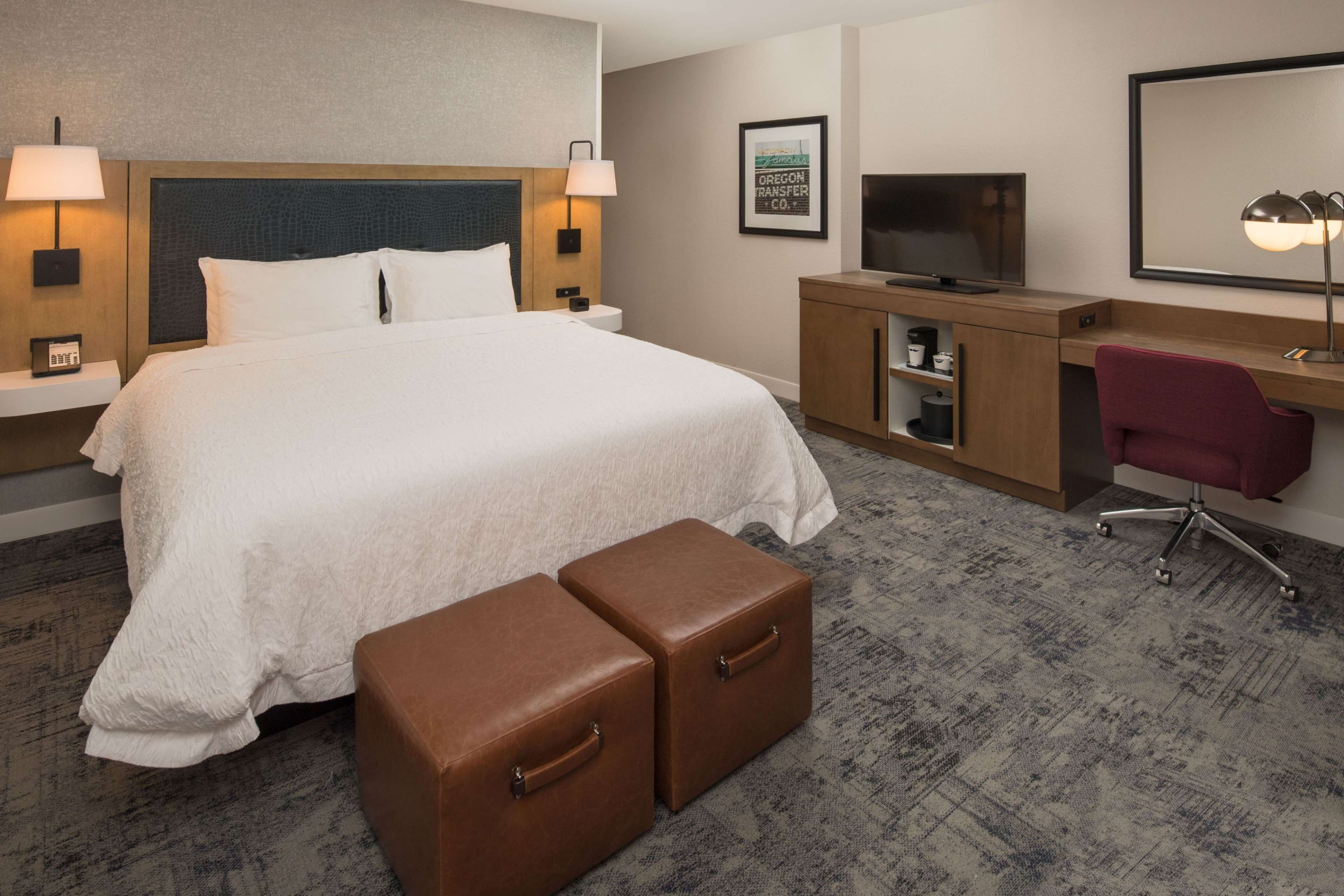 Hampton Inn & Suites by Hilton Portland-Pearl District Hampton Inn & Suites by Hilton Portland-Pearl District