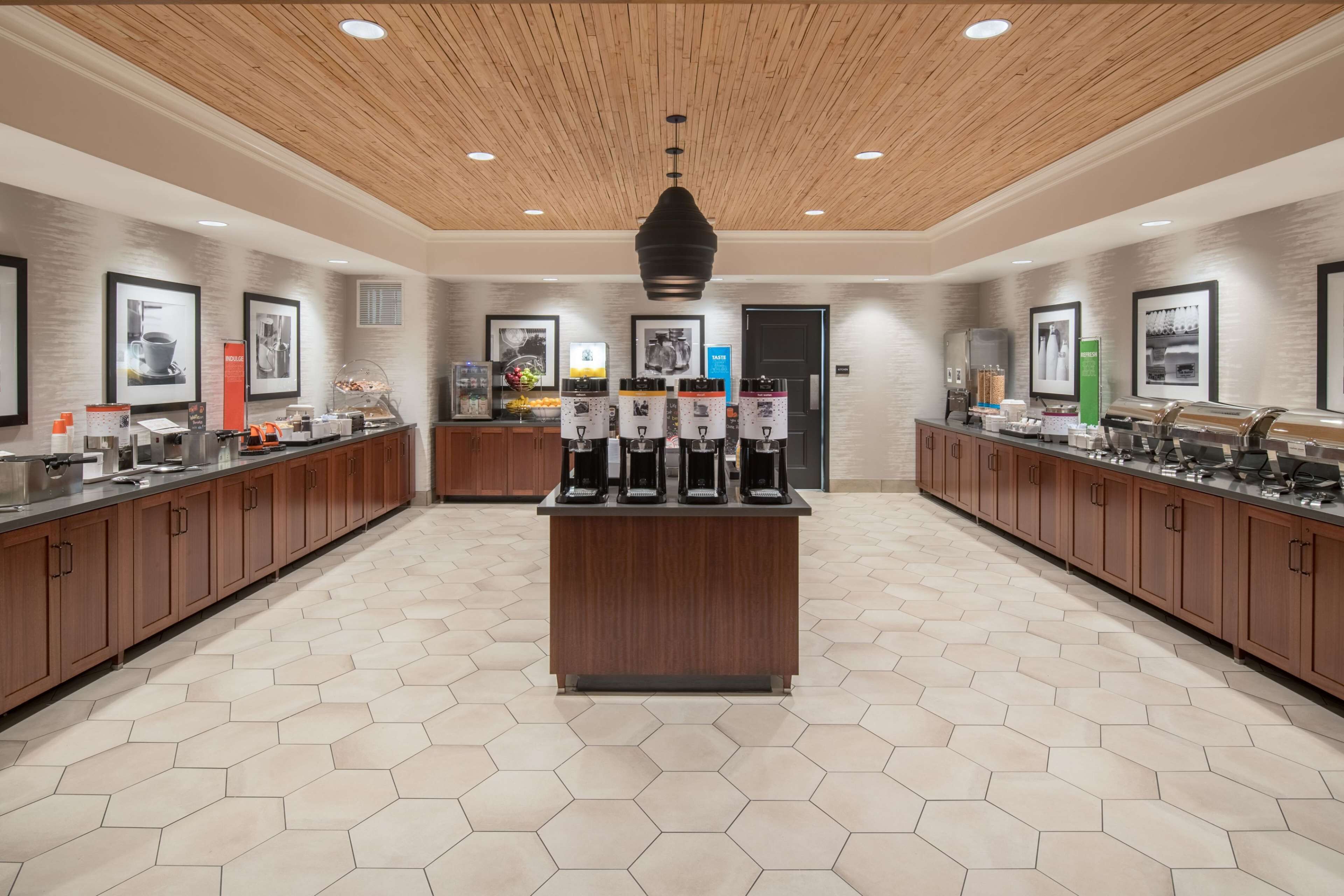Hampton Inn & Suites by Hilton Portland-Pearl District Hampton Inn & Suites by Hilton Portland-Pearl District