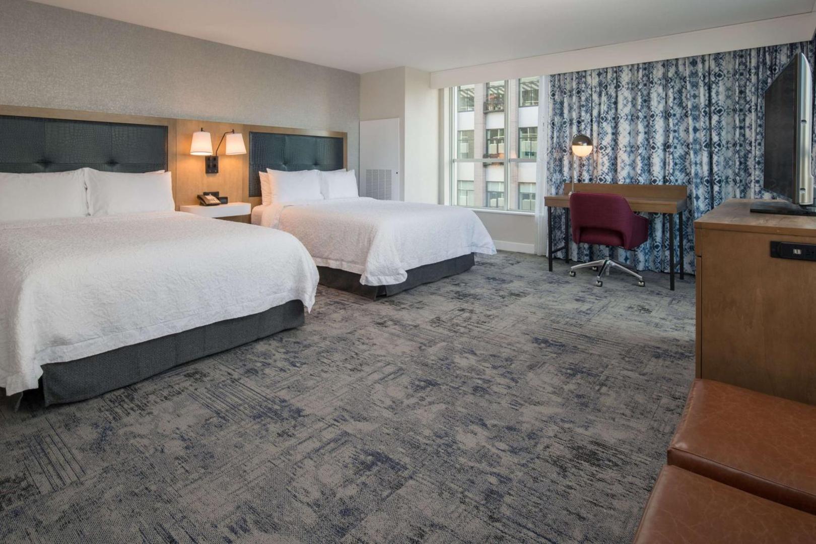 Hampton Inn & Suites by Hilton Portland-Pearl District Hampton Inn & Suites by Hilton Portland-Pearl District