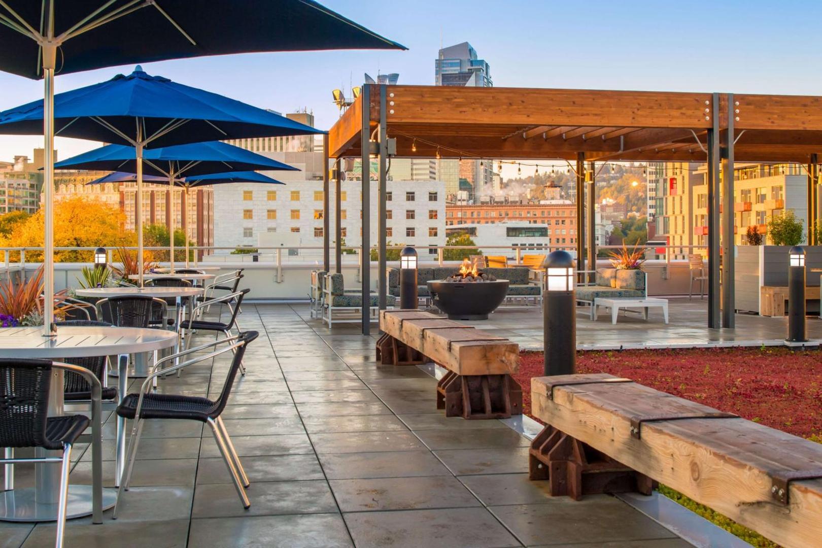 Hampton Inn & Suites by Hilton Portland-Pearl District Hampton Inn & Suites by Hilton Portland-Pearl District