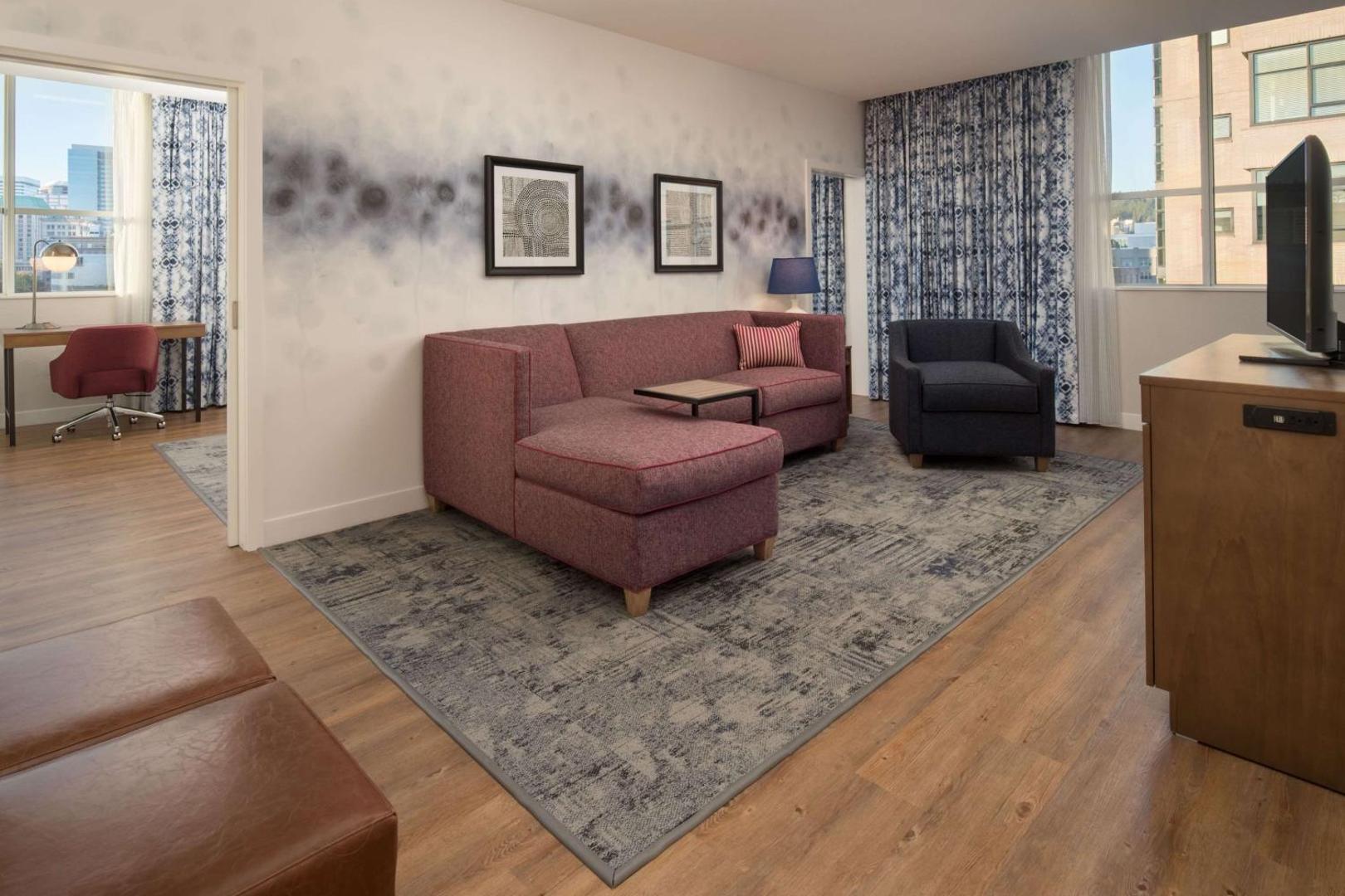 Hampton Inn & Suites by Hilton Portland-Pearl District Hampton Inn & Suites by Hilton Portland-Pearl District