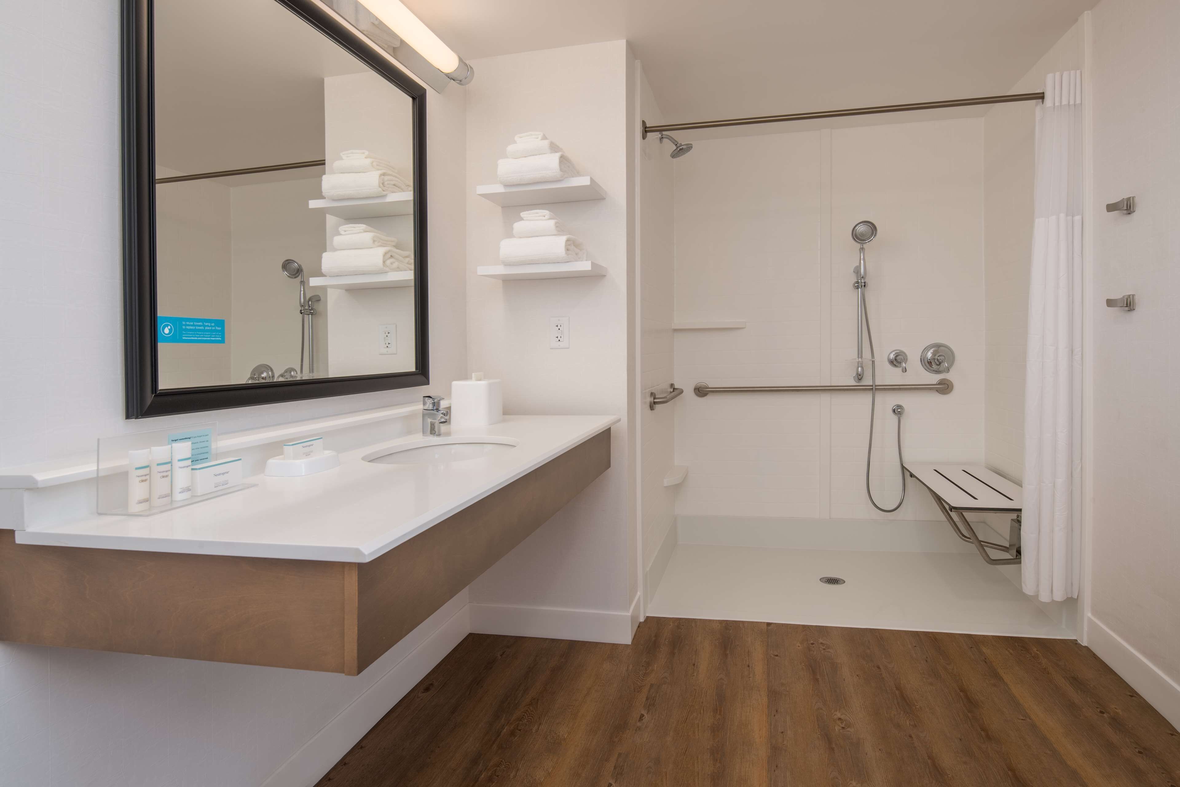 Hampton Inn & Suites by Hilton Portland-Pearl District Hampton Inn & Suites by Hilton Portland-Pearl District