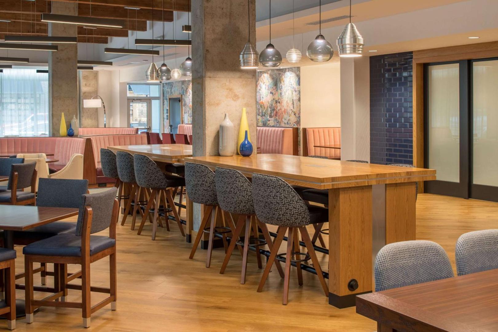 Hampton Inn & Suites by Hilton Portland-Pearl District Hampton Inn & Suites by Hilton Portland-Pearl District