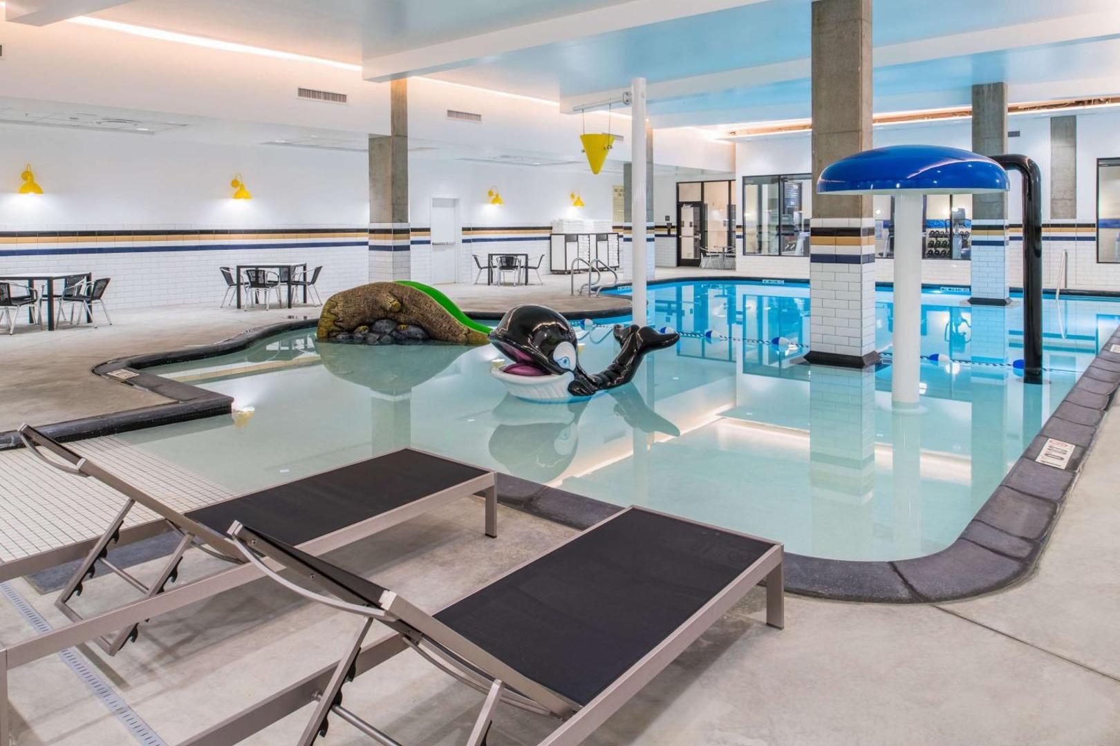 Hampton Inn & Suites by Hilton Portland-Pearl District Hampton Inn & Suites by Hilton Portland-Pearl District