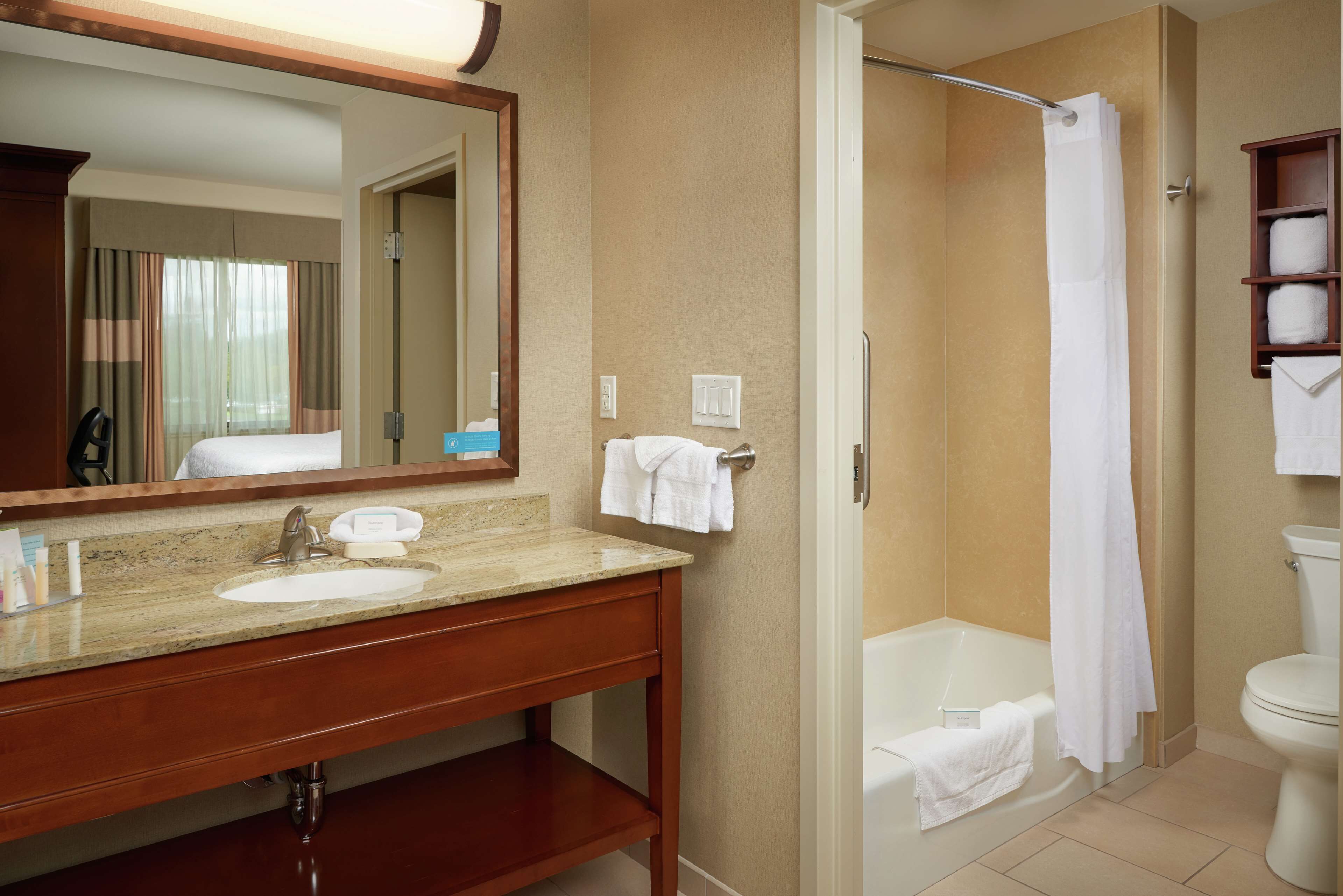 Hampton Inn & Suites Salem Hampton Inn & Suites Salem