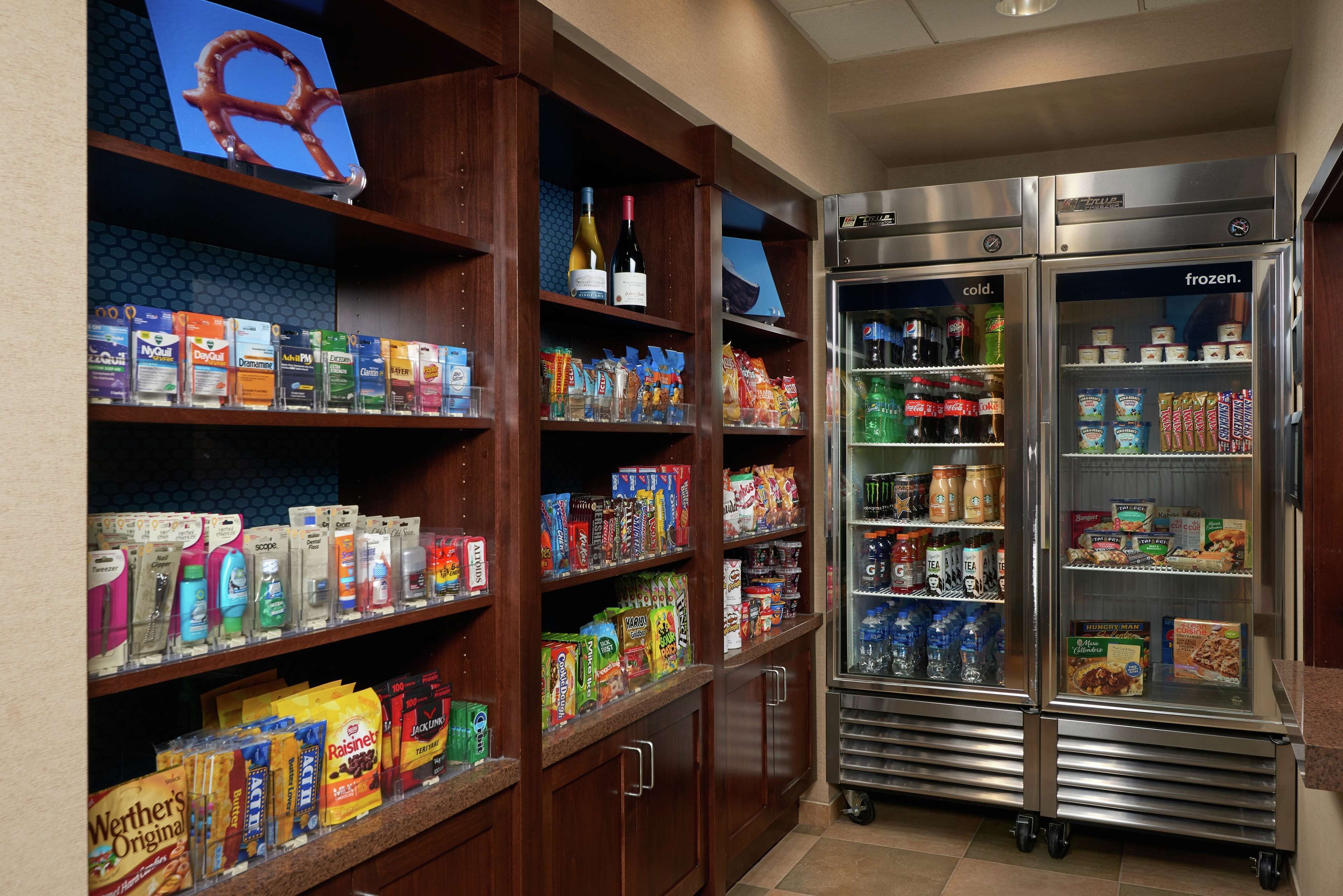 Hampton Inn & Suites Salem Hampton Inn & Suites Salem