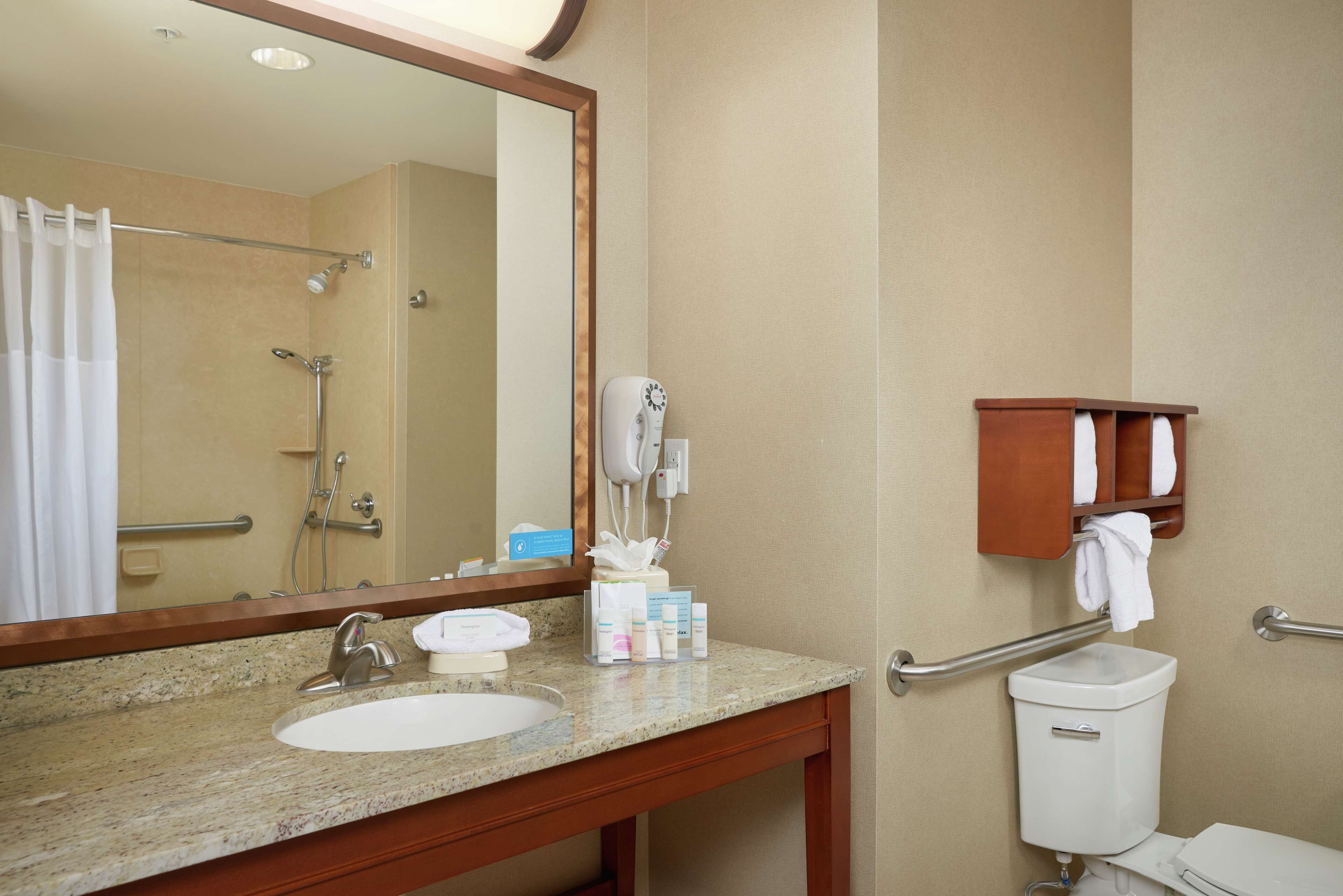 Hampton Inn & Suites Salem Hampton Inn & Suites Salem