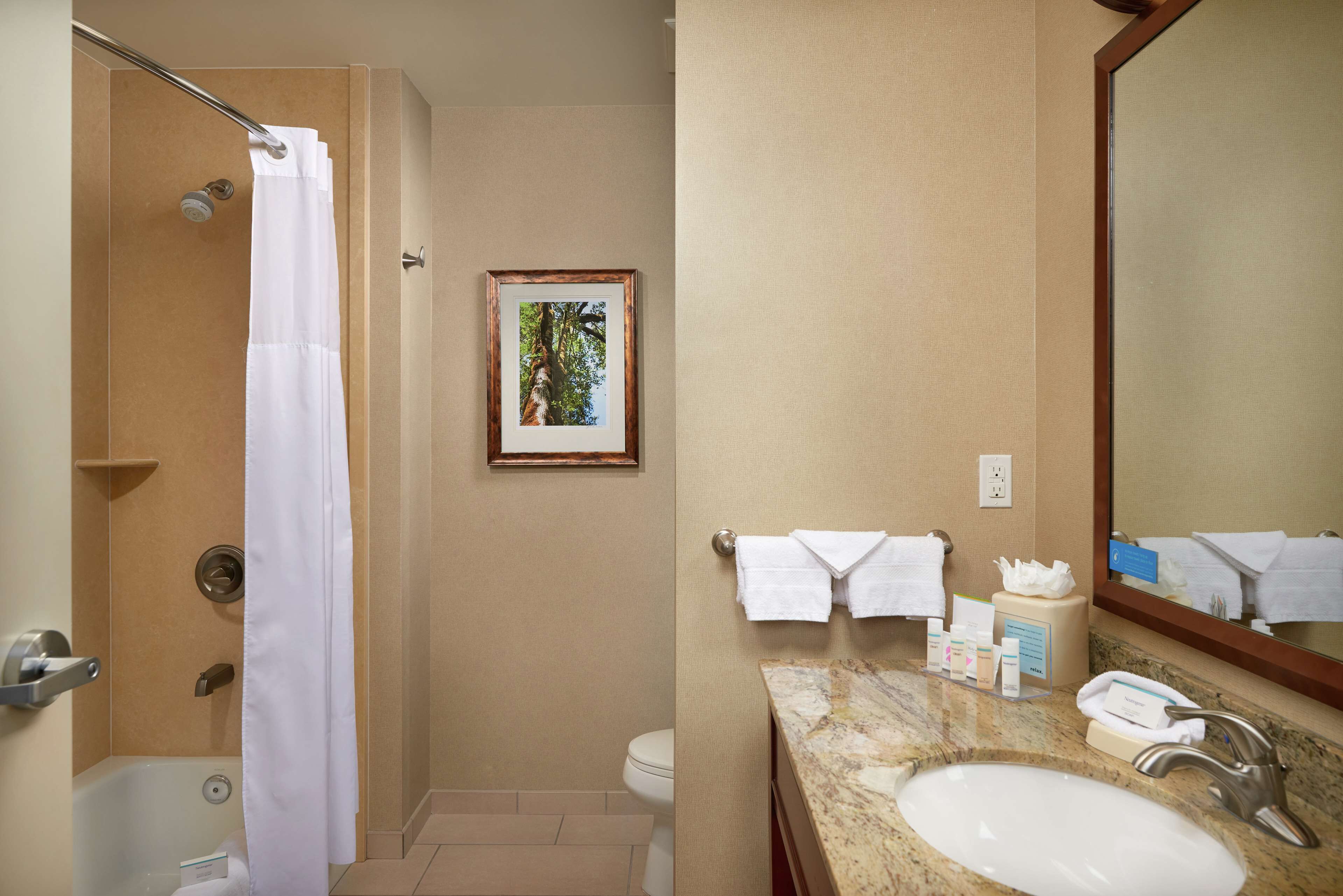 Hampton Inn & Suites Salem Hampton Inn & Suites Salem
