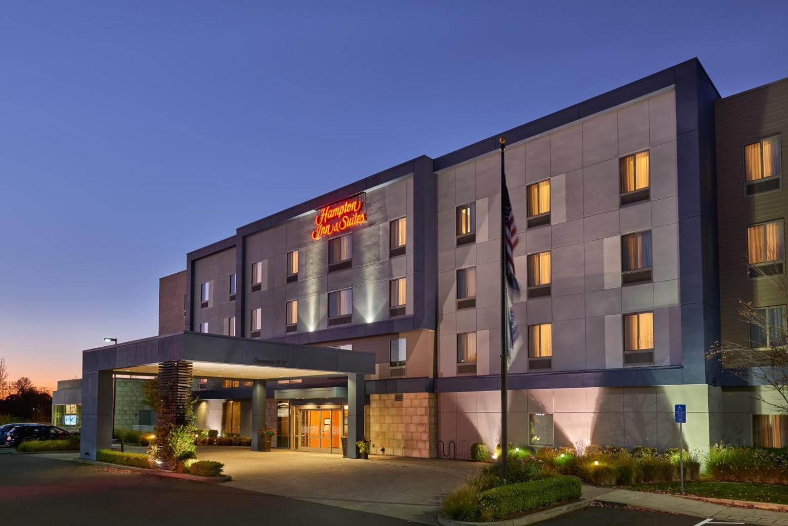 Hampton Inn & Suites Salem Hampton Inn & Suites Salem