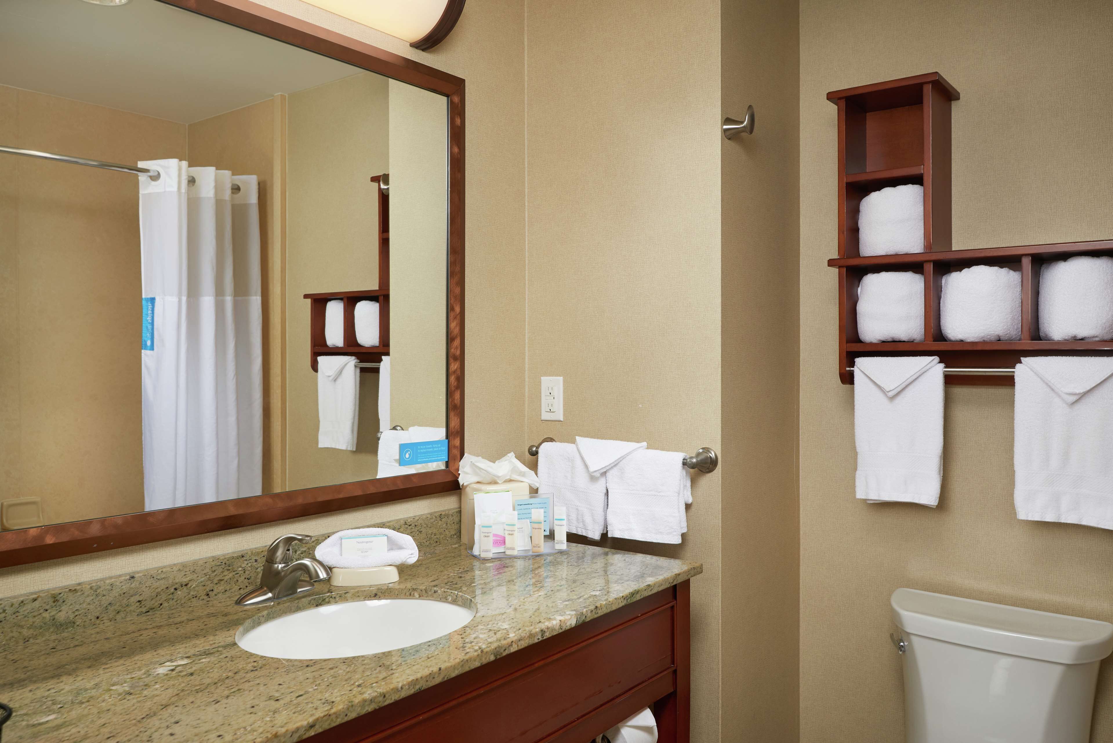 Hampton Inn & Suites Salem Hampton Inn & Suites Salem