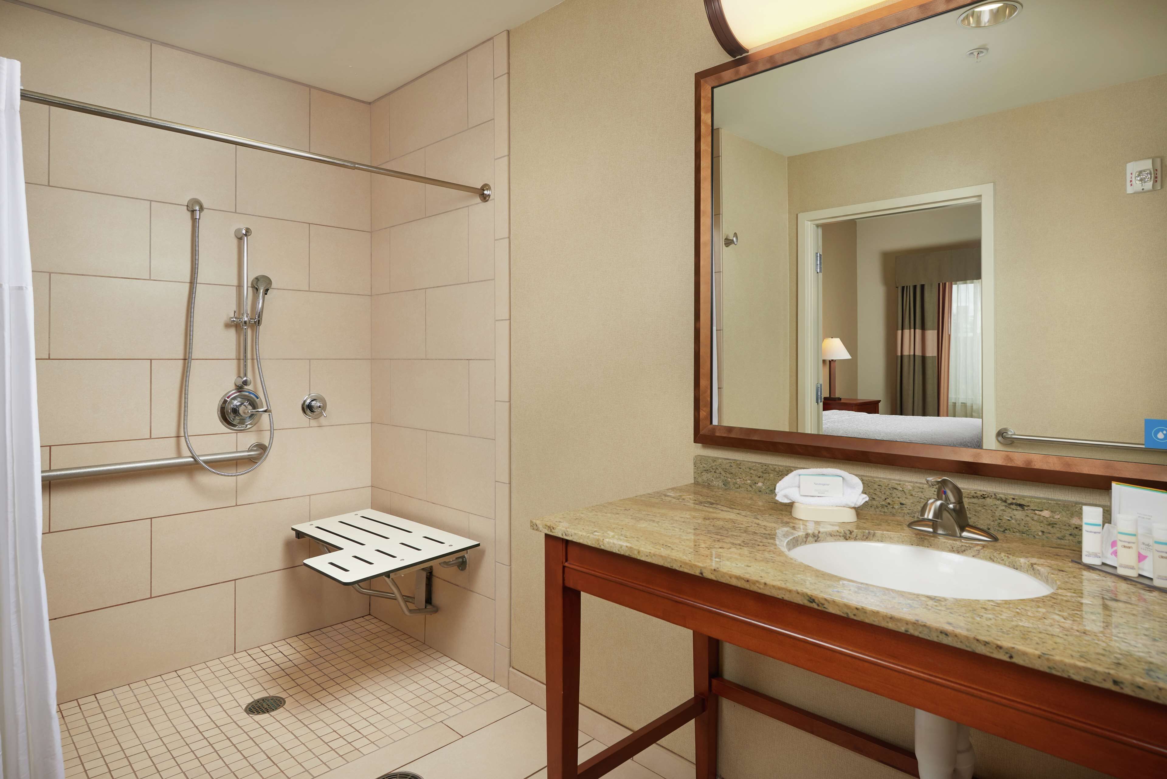 Hampton Inn & Suites Salem Hampton Inn & Suites Salem