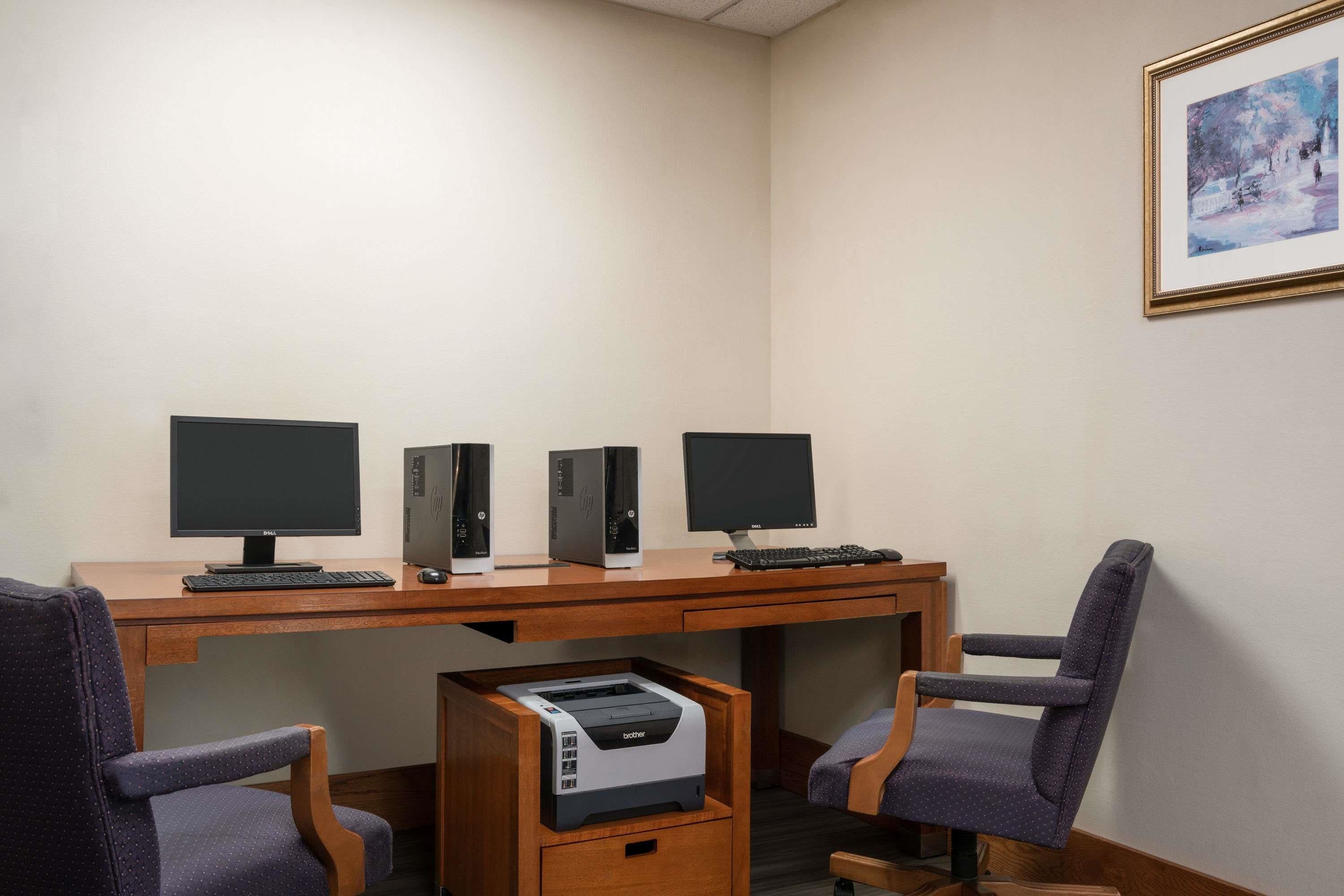 Days Hotel by Wyndham Allentown Airport / Lehigh Valley