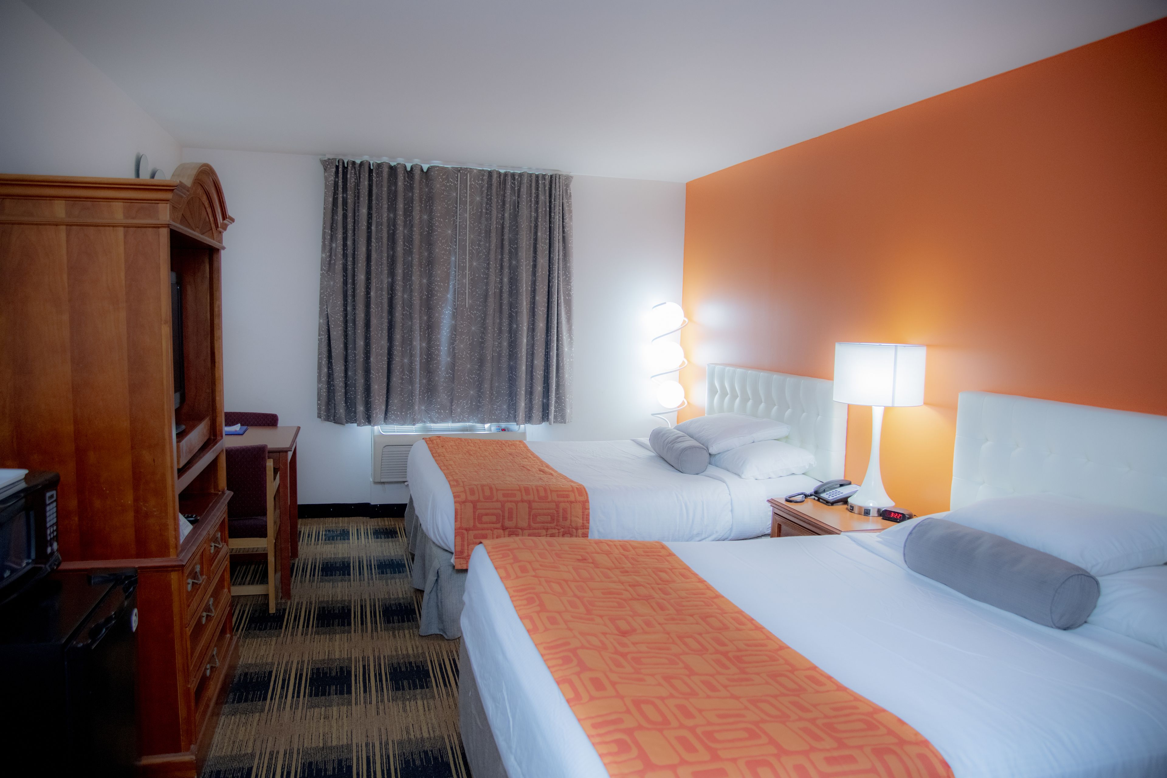 Howard Johnson by Wyndham Allentown/Dorney Hotel & Suites Howard Johnson by Wyndham Allentown/Dorney Hotel & Suites