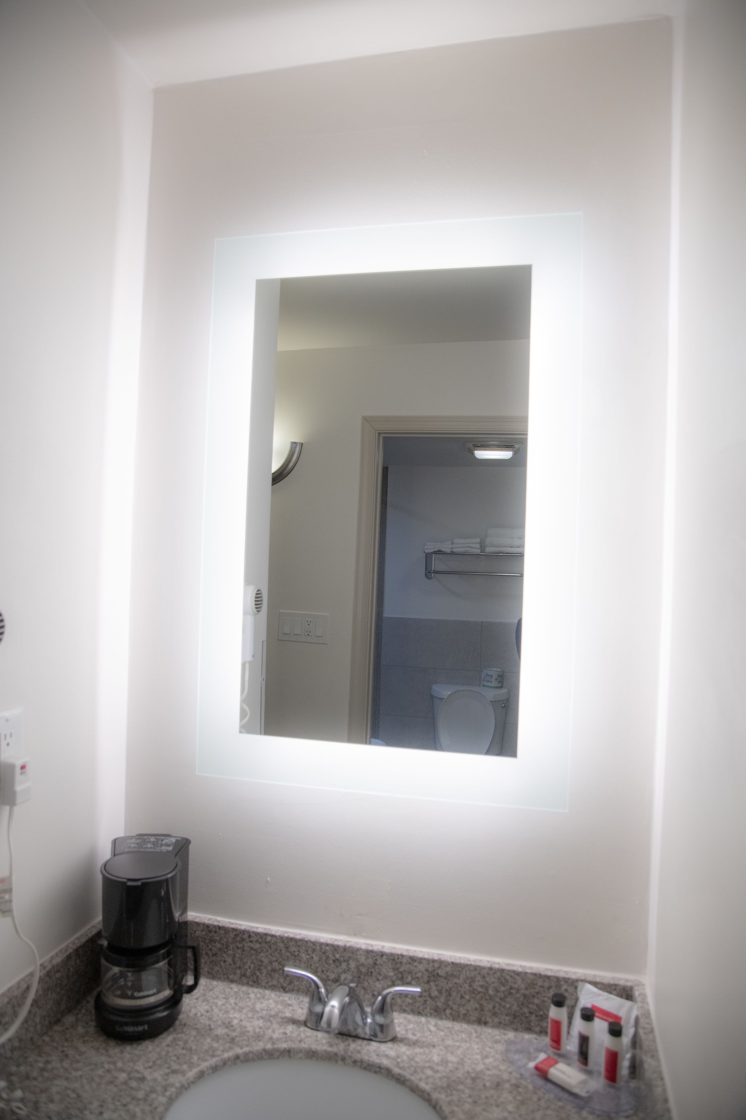 Howard Johnson by Wyndham Allentown/Dorney Hotel & Suites Howard Johnson by Wyndham Allentown/Dorney Hotel & Suites