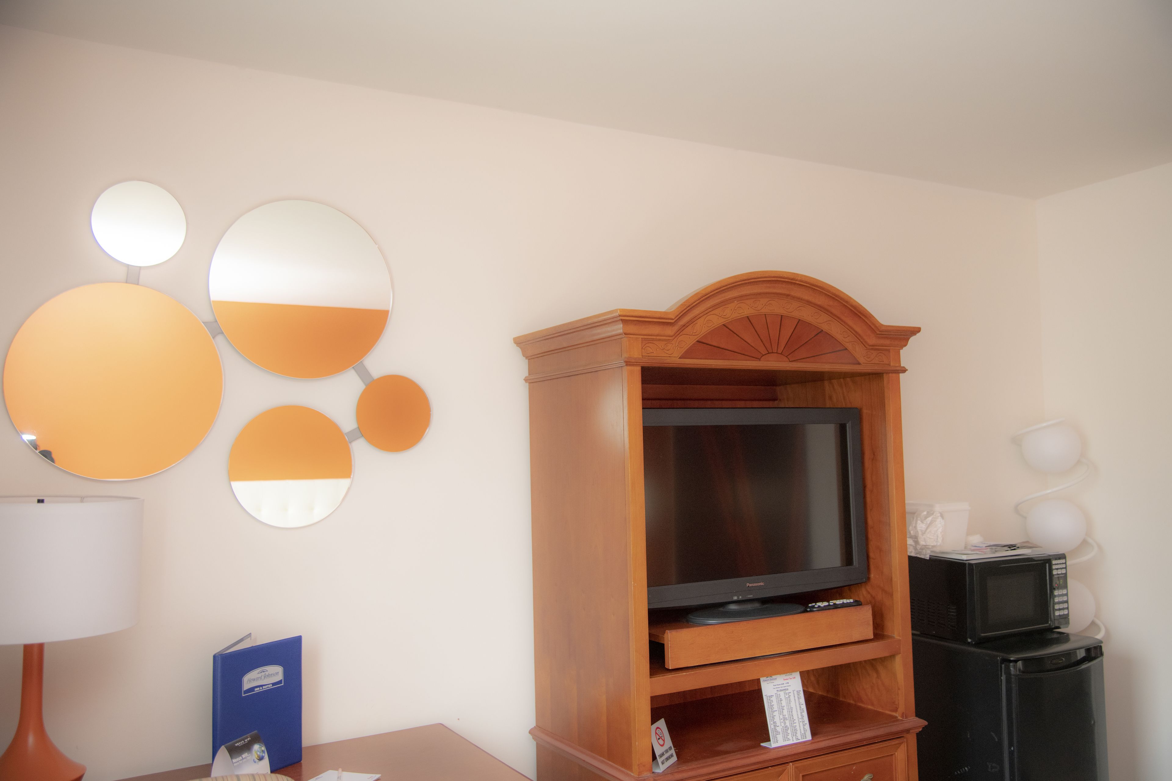 Howard Johnson by Wyndham Allentown/Dorney Hotel & Suites Howard Johnson by Wyndham Allentown/Dorney Hotel & Suites