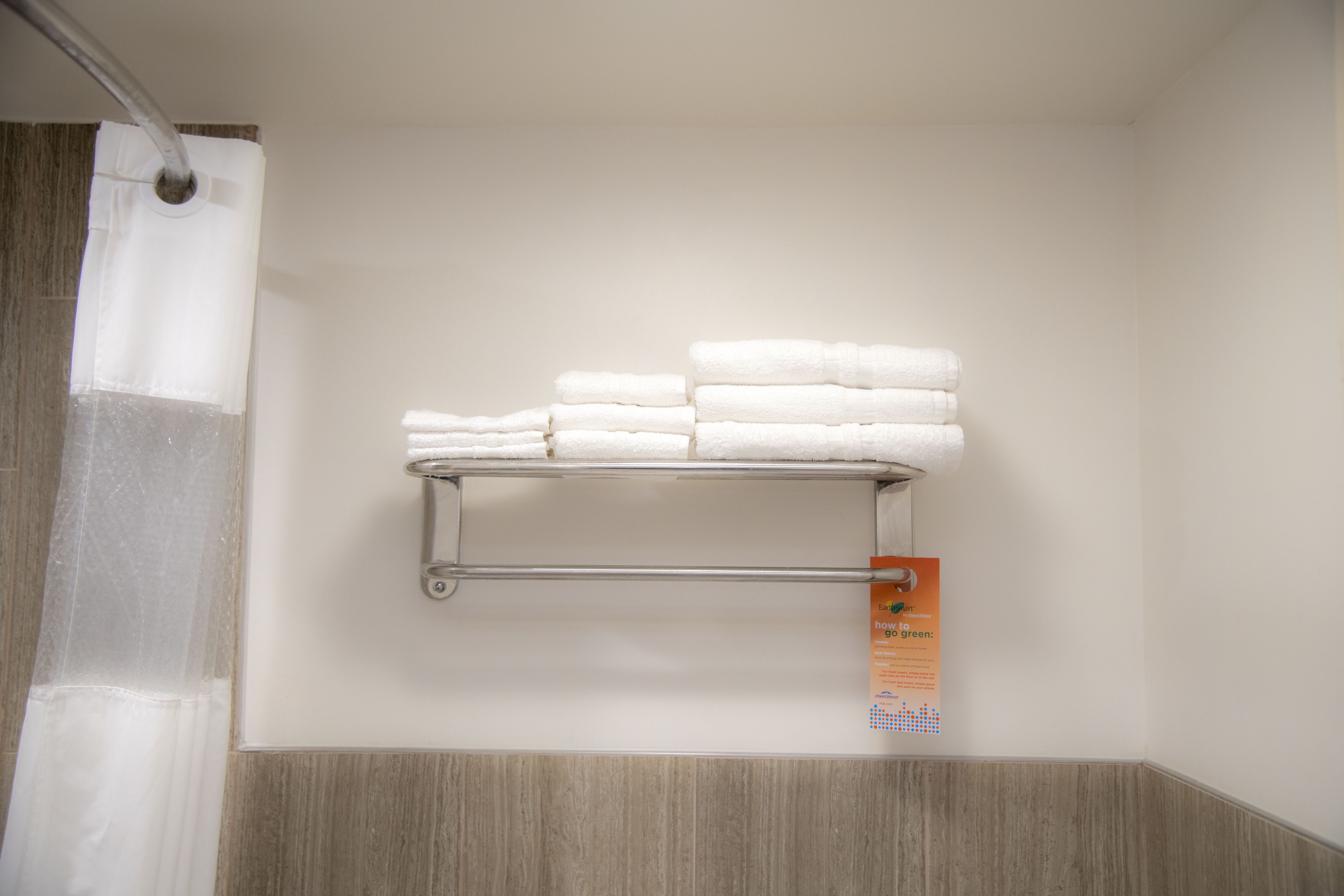 Howard Johnson by Wyndham Allentown/Dorney Hotel & Suites Howard Johnson by Wyndham Allentown/Dorney Hotel & Suites