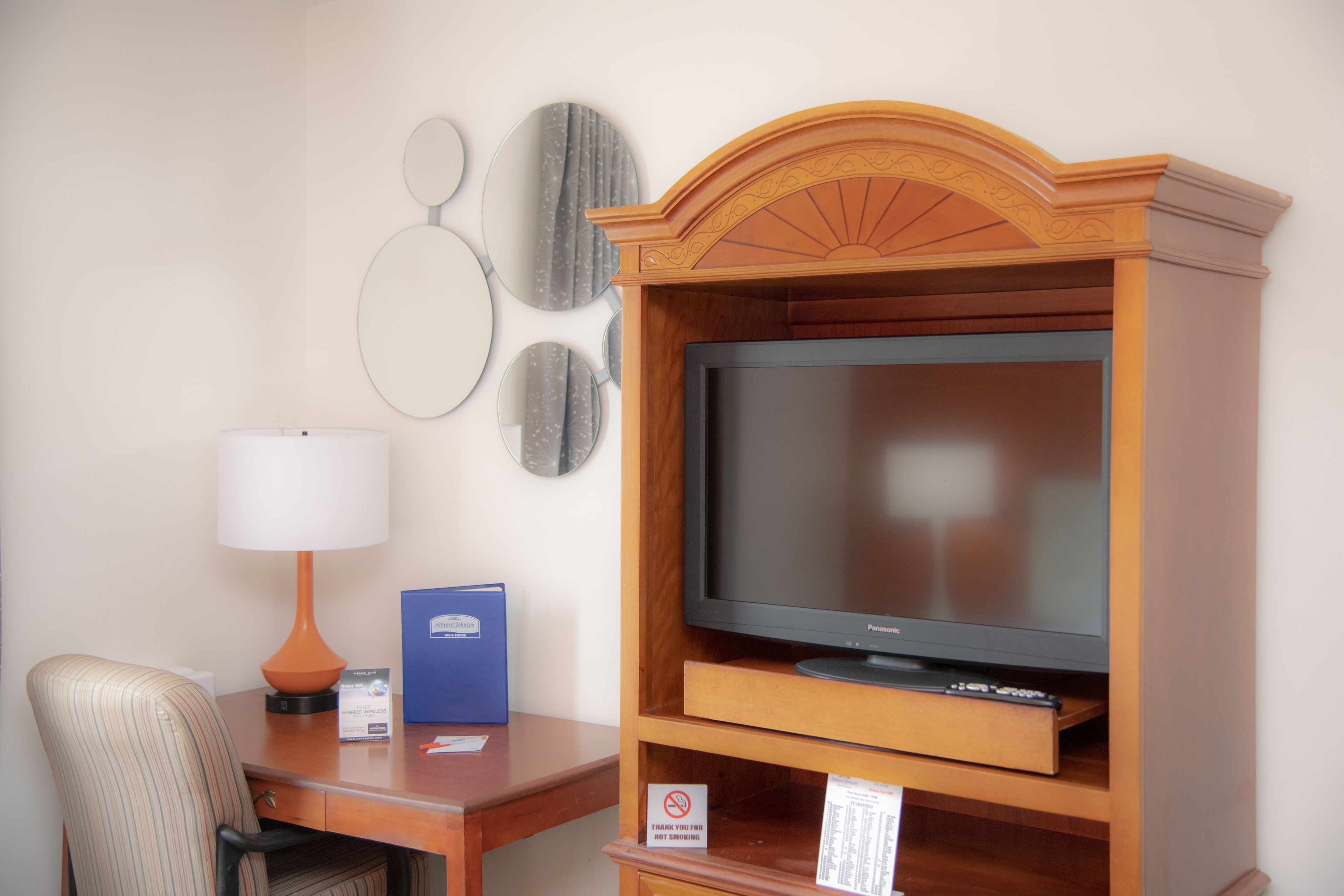 Howard Johnson by Wyndham Allentown/Dorney Hotel & Suites Howard Johnson by Wyndham Allentown/Dorney Hotel & Suites