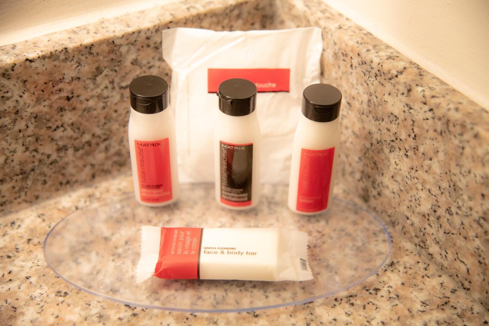 Howard Johnson by Wyndham Allentown/Dorney Hotel & Suites Howard Johnson by Wyndham Allentown/Dorney Hotel & Suites