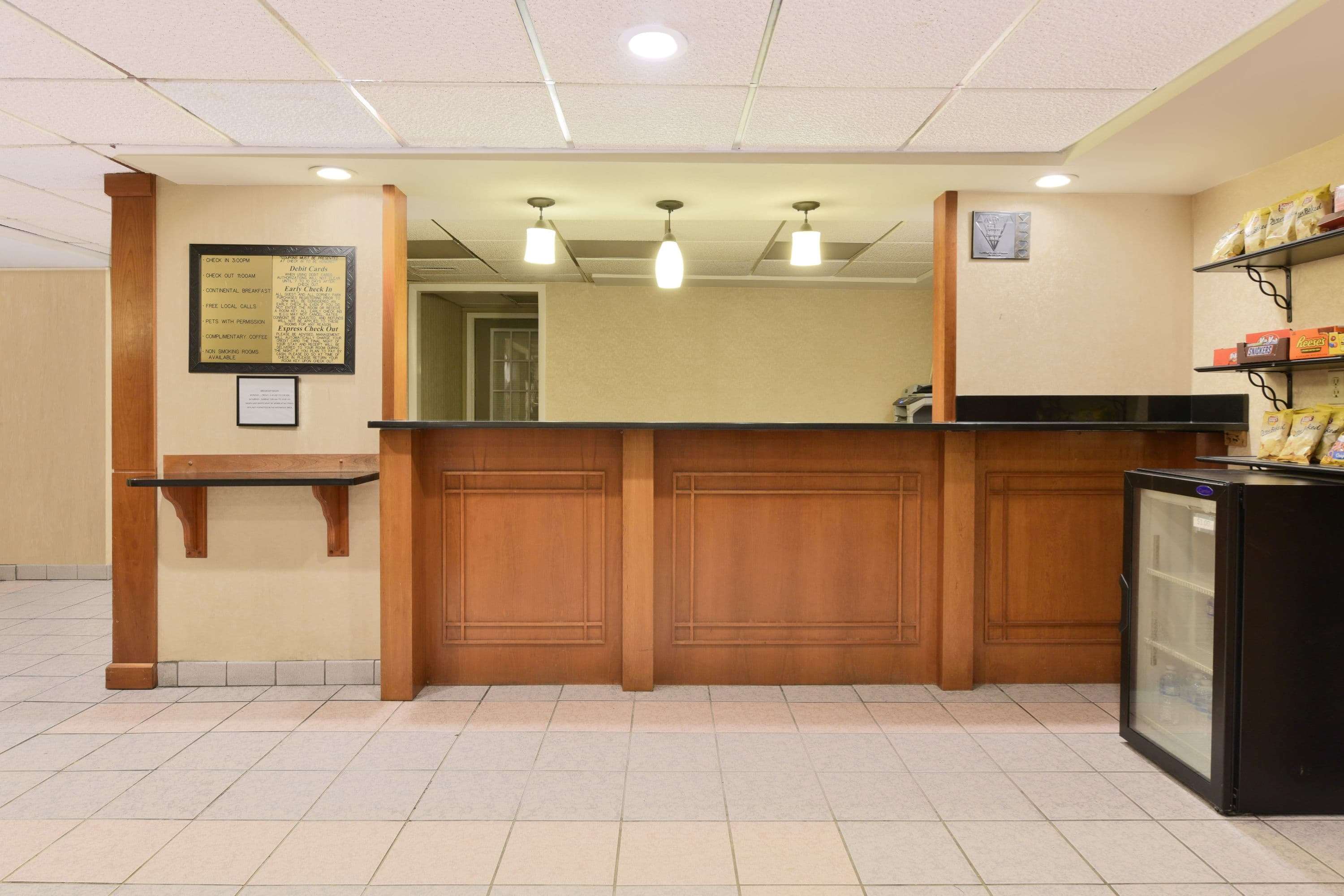 Howard Johnson by Wyndham Allentown/Dorney Hotel & Suites Howard Johnson by Wyndham Allentown/Dorney Hotel & Suites