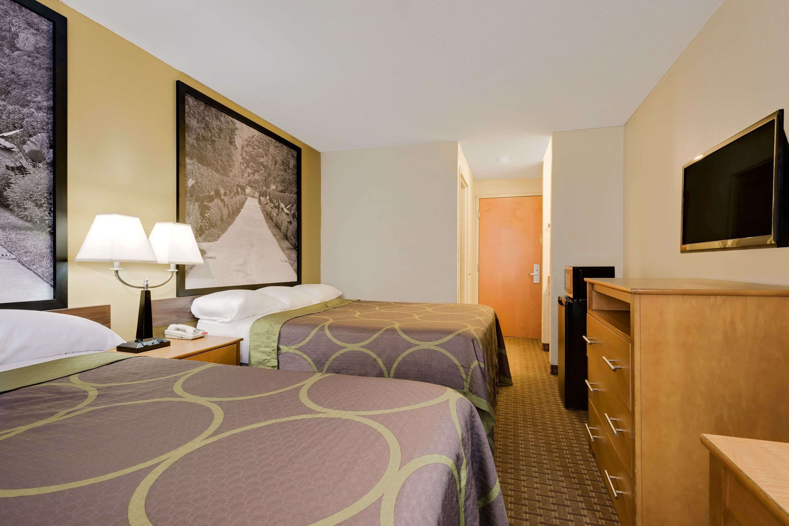 Super 8 by Wyndham Allentown Super 8 by Wyndham Allentown