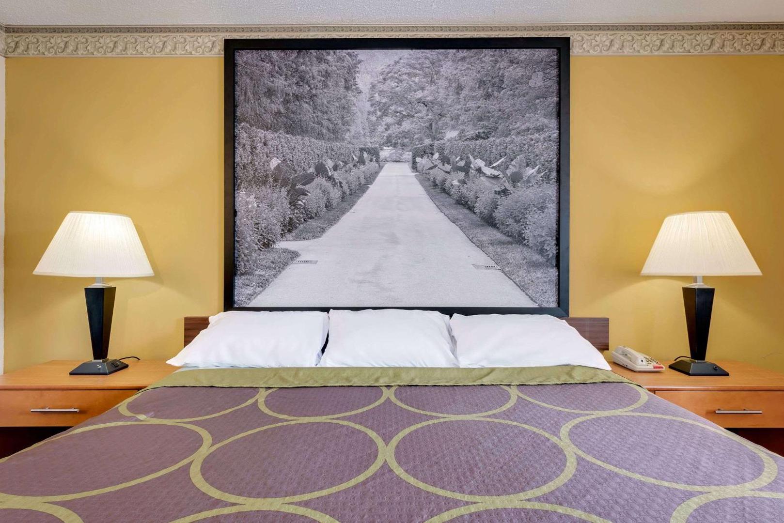Super 8 by Wyndham Allentown Super 8 by Wyndham Allentown