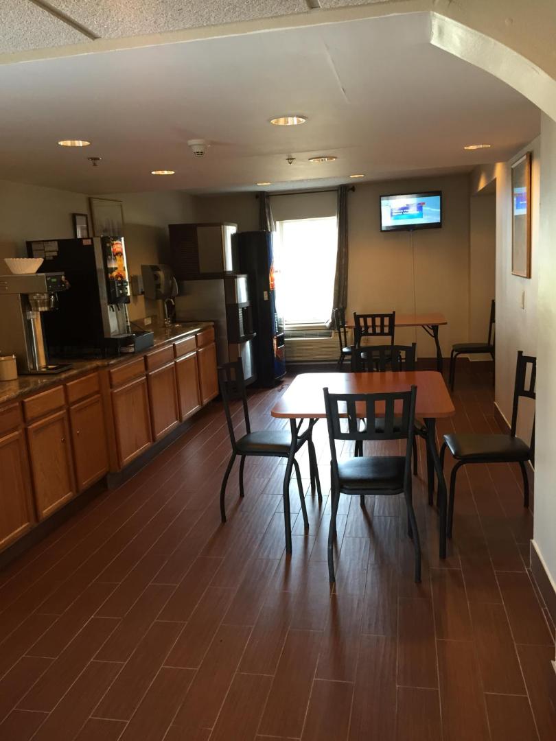 Super 8 by Wyndham Allentown Super 8 by Wyndham Allentown
