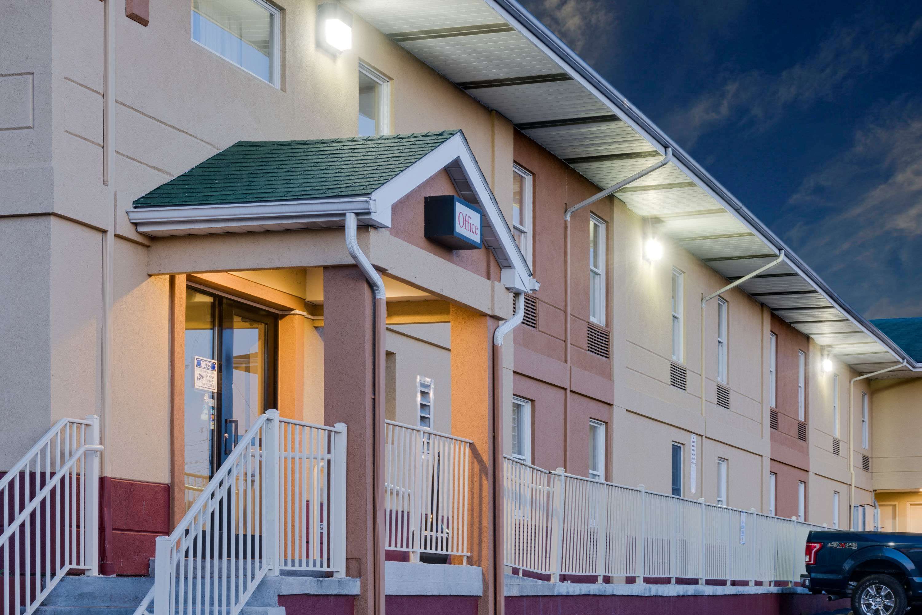 Super 8 by Wyndham Allentown Super 8 by Wyndham Allentown