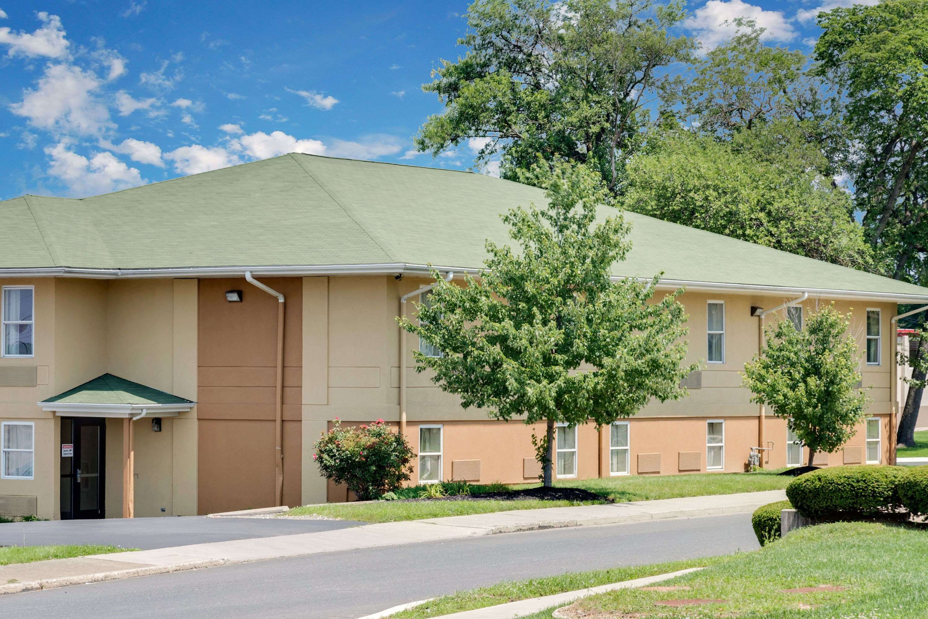 Super 8 by Wyndham Allentown Super 8 by Wyndham Allentown