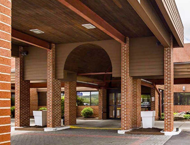 Quality Inn & Suites Quality Inn & Suites