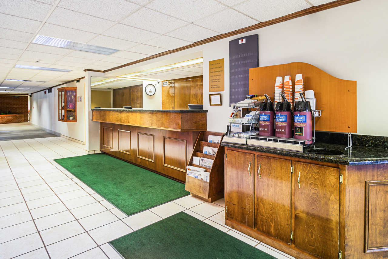 Quality Inn & Suites Quality Inn & Suites