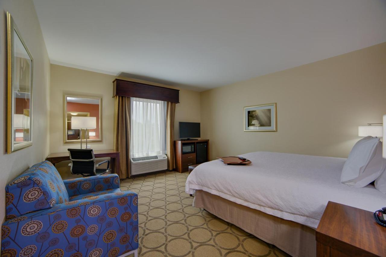 Hampton Inn & Suites Philadelphia/Bensalem Hampton Inn & Suites Philadelphia/Bensalem
