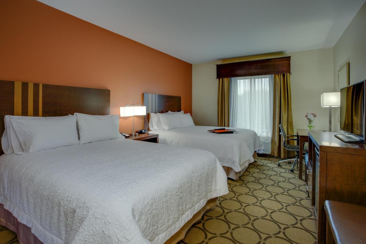 Hampton Inn & Suites Philadelphia/Bensalem Hampton Inn & Suites Philadelphia/Bensalem