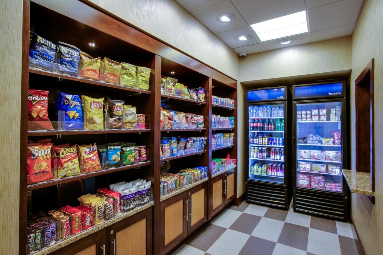 Hampton Inn & Suites Philadelphia/Bensalem Hampton Inn & Suites Philadelphia/Bensalem