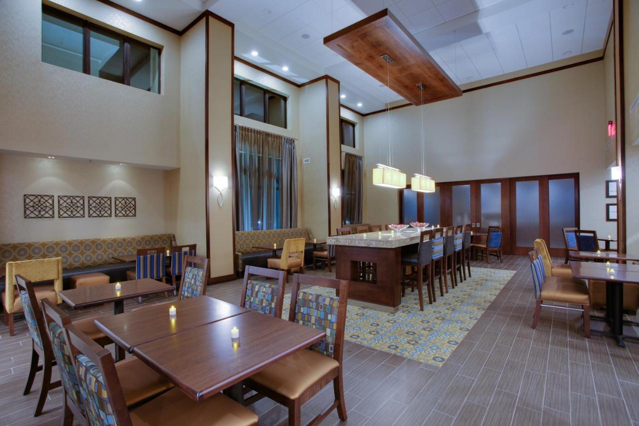 Hampton Inn & Suites Philadelphia/Bensalem Hampton Inn & Suites Philadelphia/Bensalem
