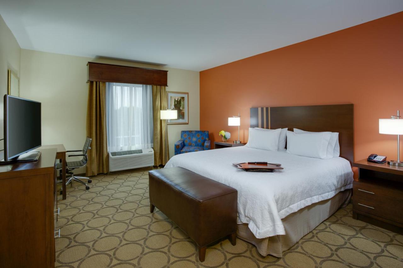 Hampton Inn & Suites Philadelphia/Bensalem Hampton Inn & Suites Philadelphia/Bensalem