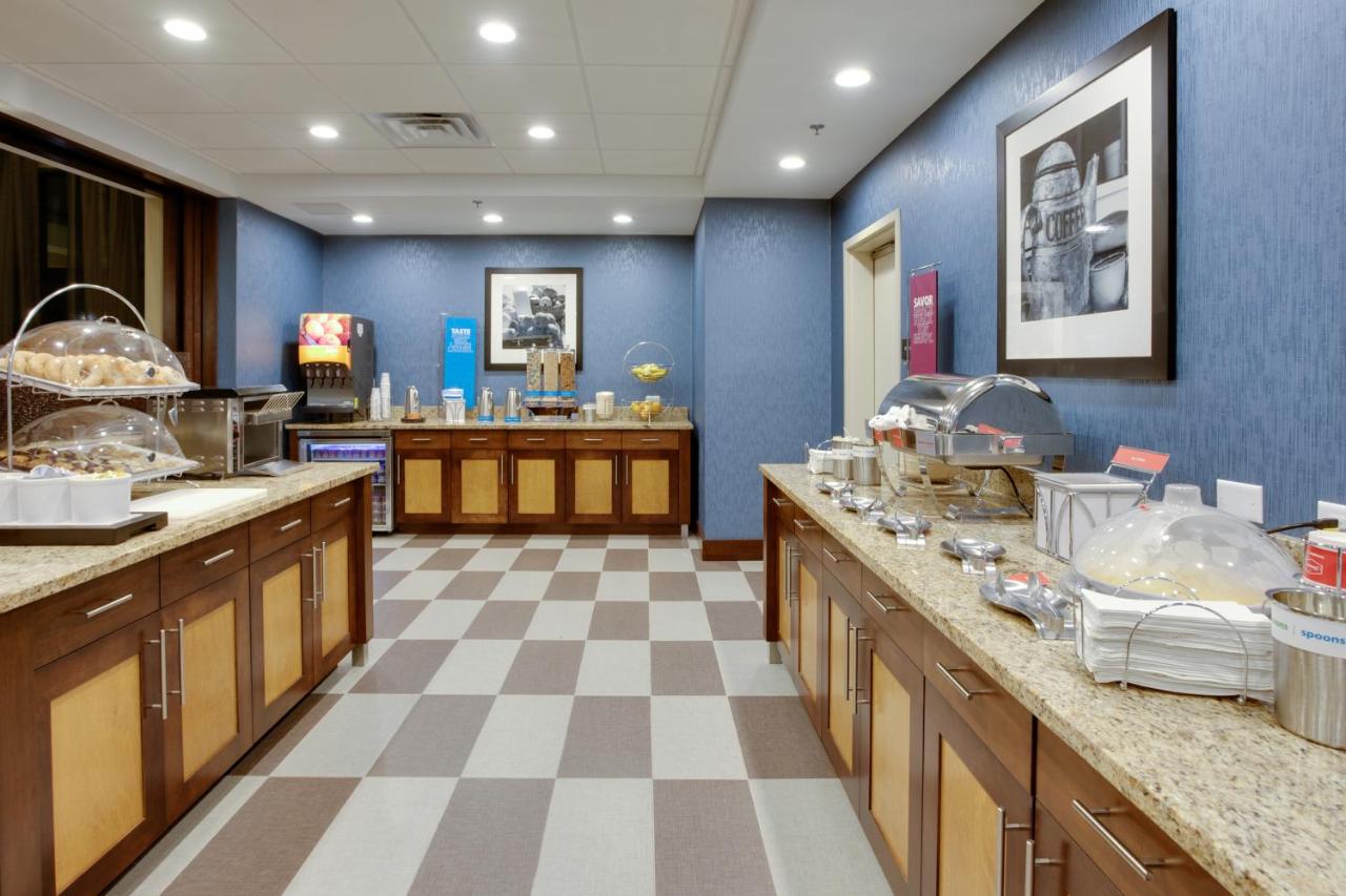 Hampton Inn & Suites Philadelphia/Bensalem Hampton Inn & Suites Philadelphia/Bensalem