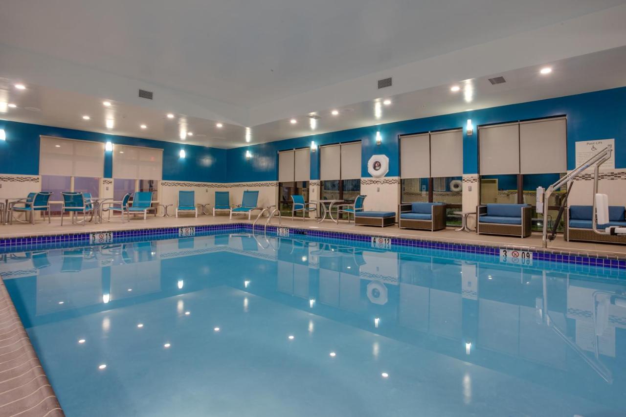Hampton Inn & Suites Philadelphia/Bensalem Hampton Inn & Suites Philadelphia/Bensalem