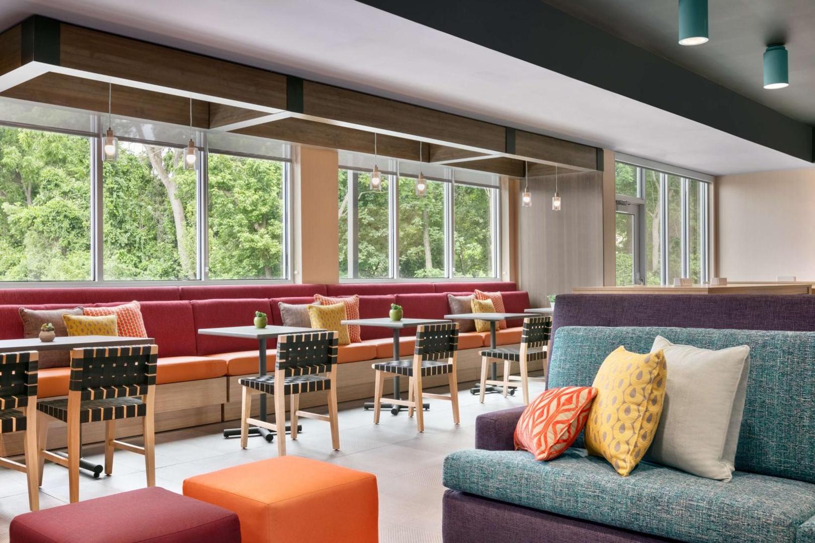 Tru by Hilton Easton