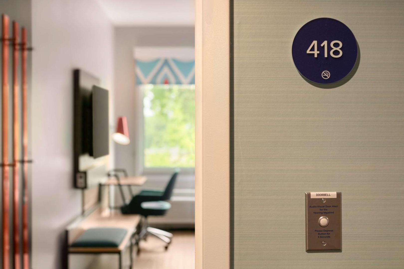 Tru by Hilton Easton