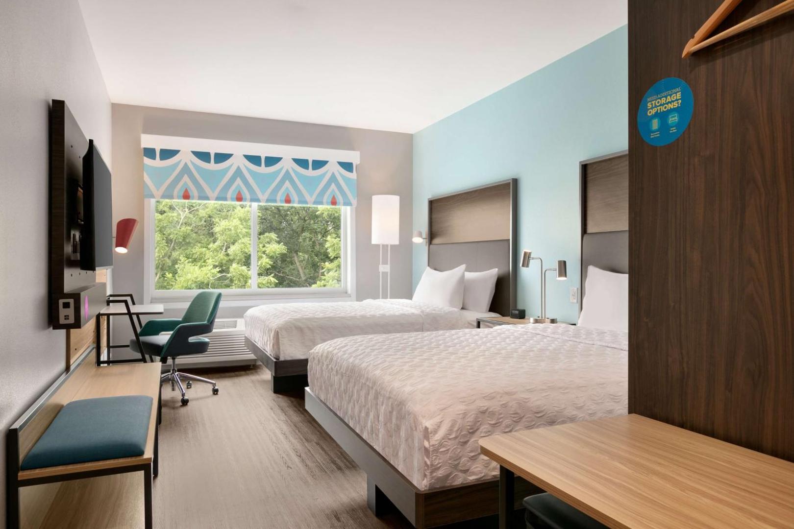 Tru by Hilton Easton