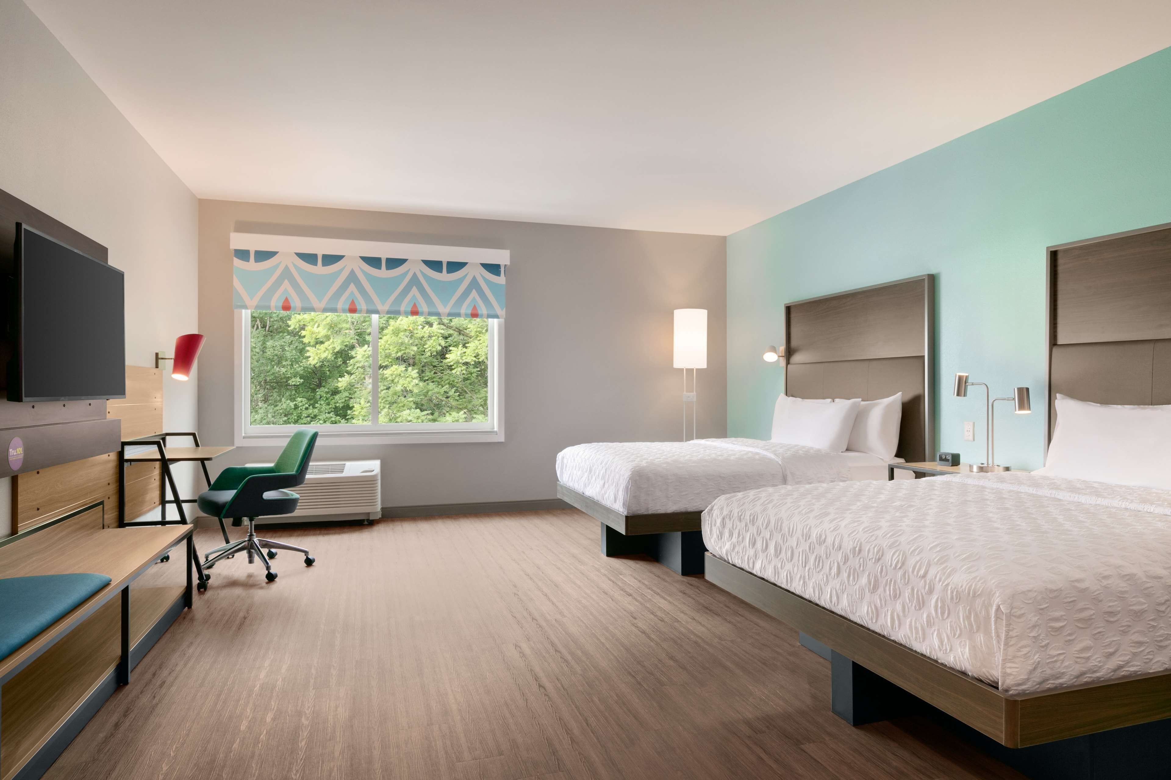 Tru by Hilton Easton