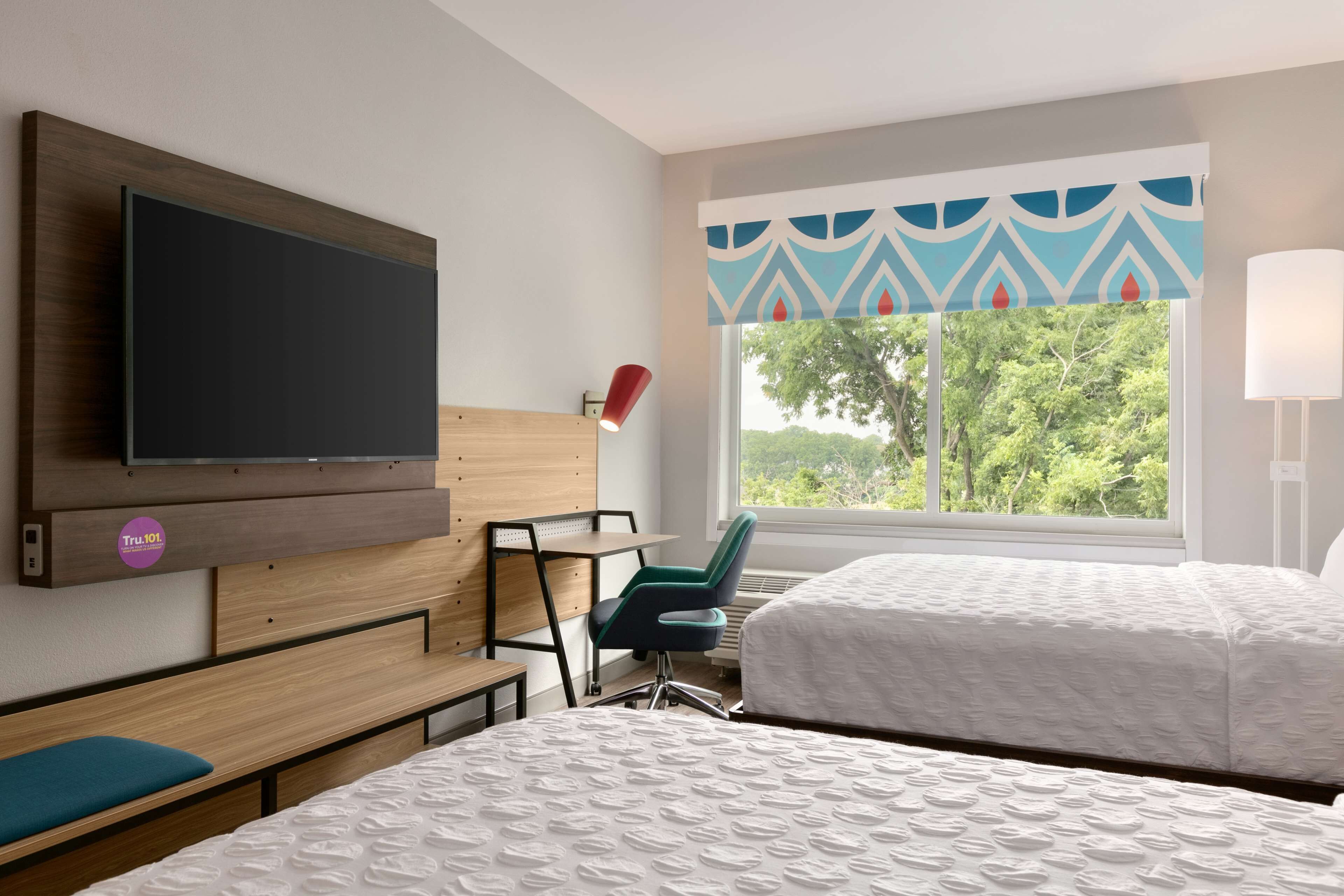 Tru by Hilton Easton