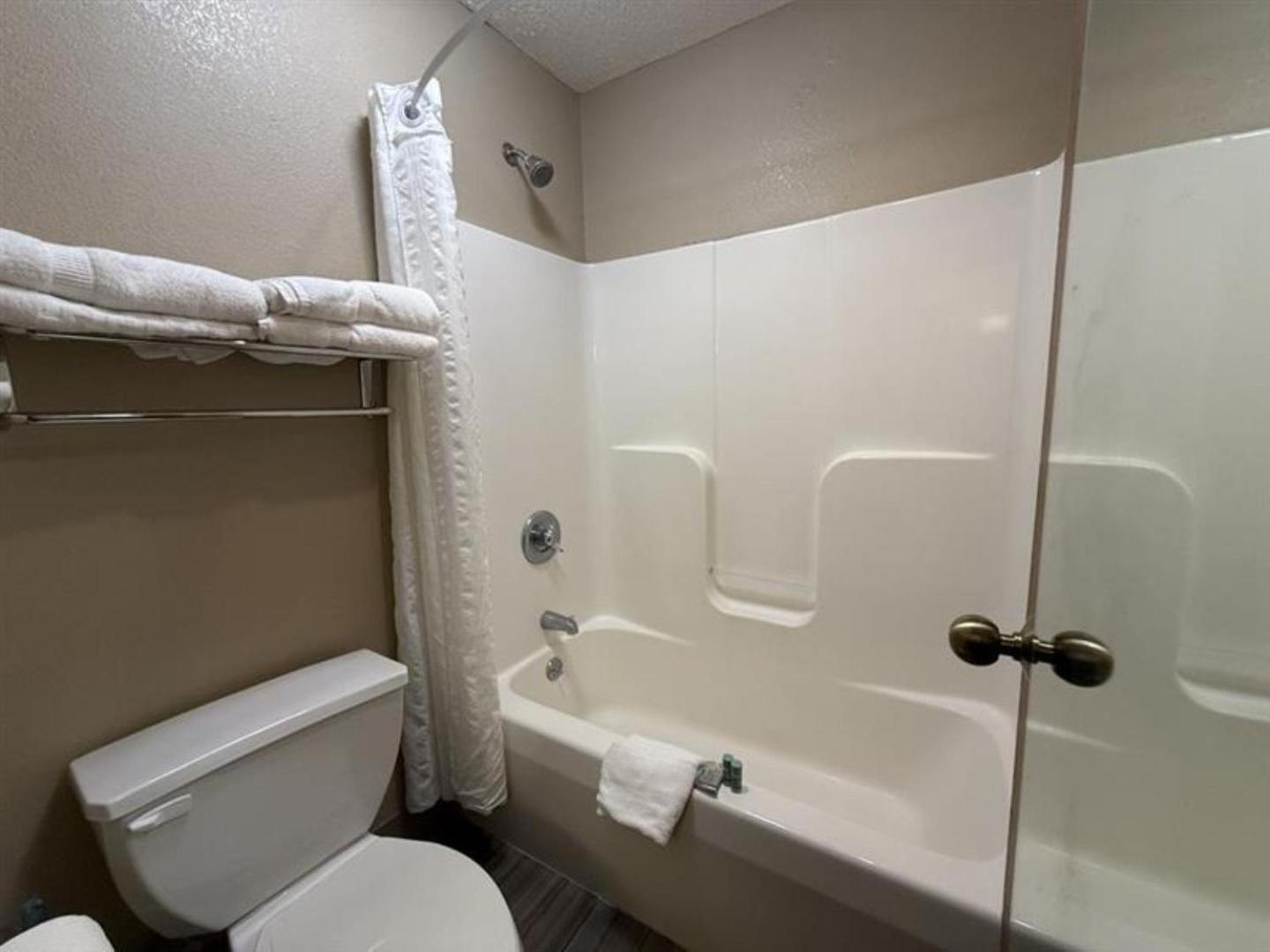 Surestay by Best Western Grove City