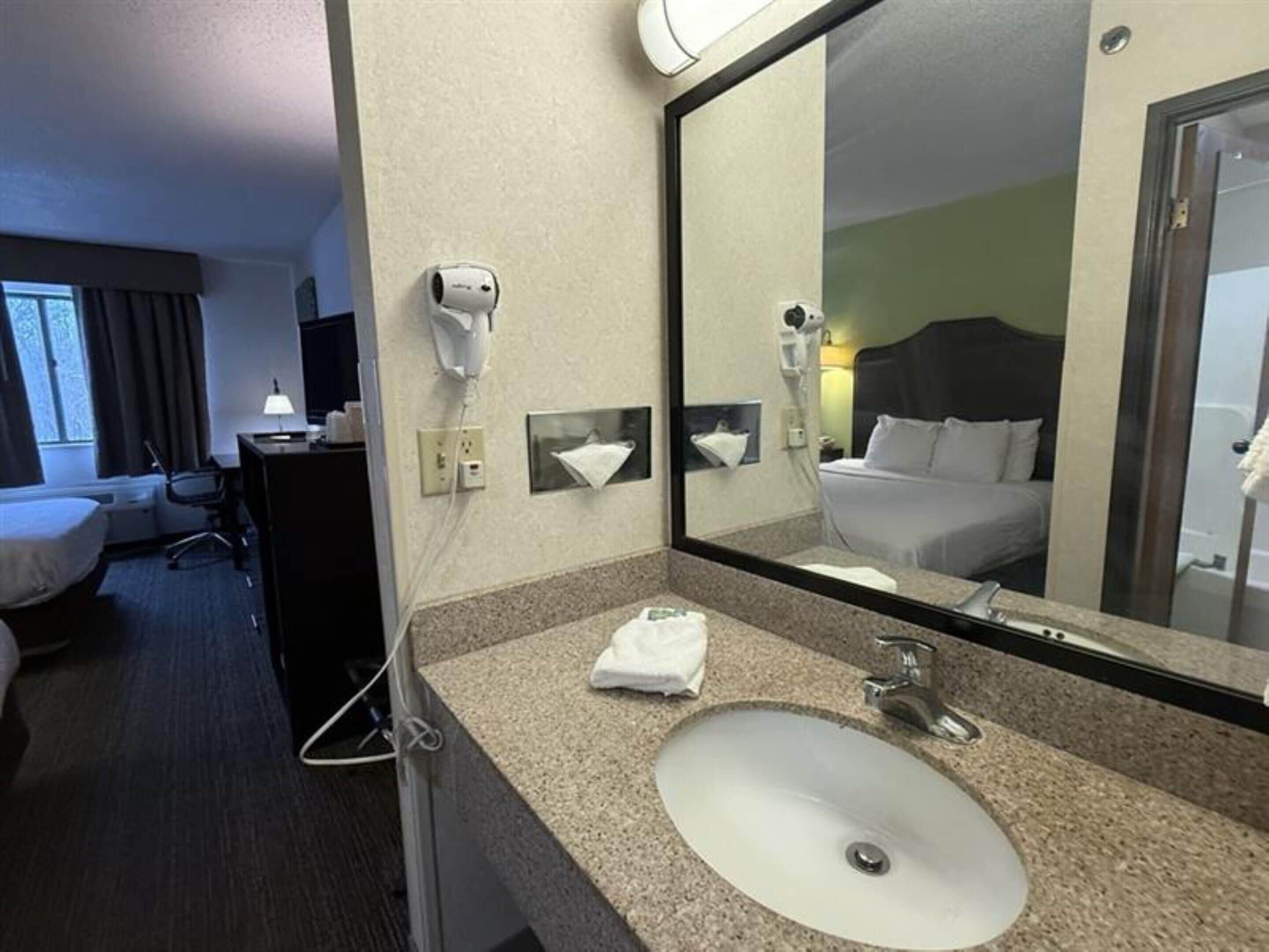 Surestay by Best Western Grove City