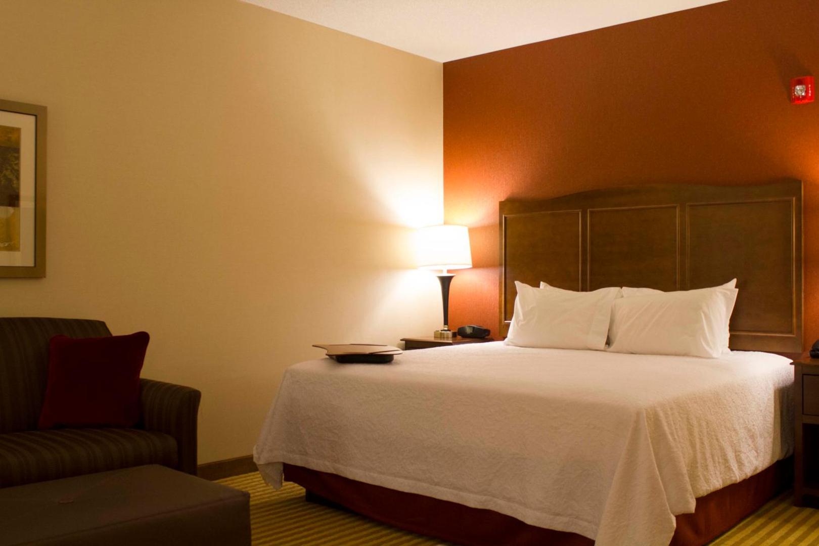Hampton Inn & Suites Harrisburg/North Hampton Inn & Suites Harrisburg/North